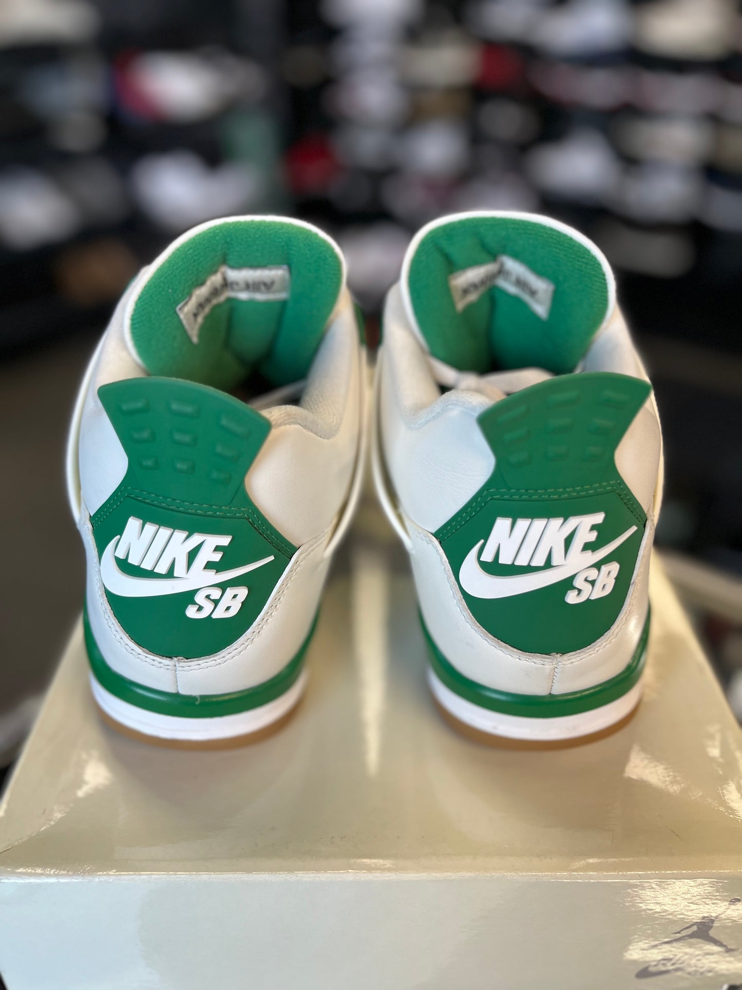 Jordan 4 SB “Pine Green” Size 10