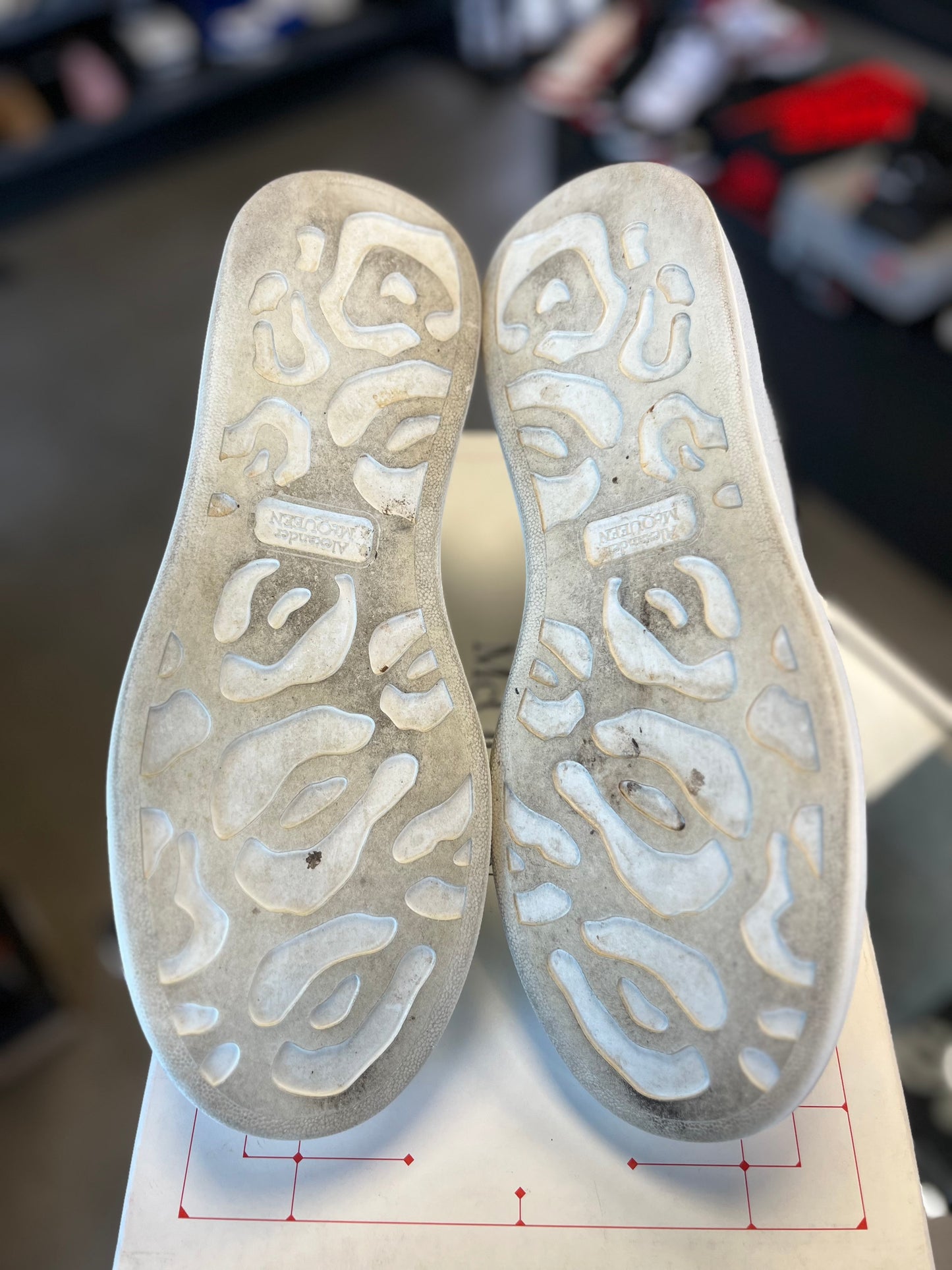 Alexander McQueen “White/Black” Size 44EU