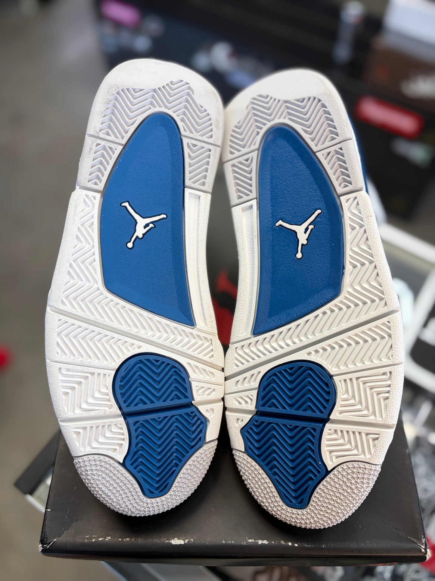 Jordan 4 “Military Blue” (Gs) Size 6.5y / 8w
