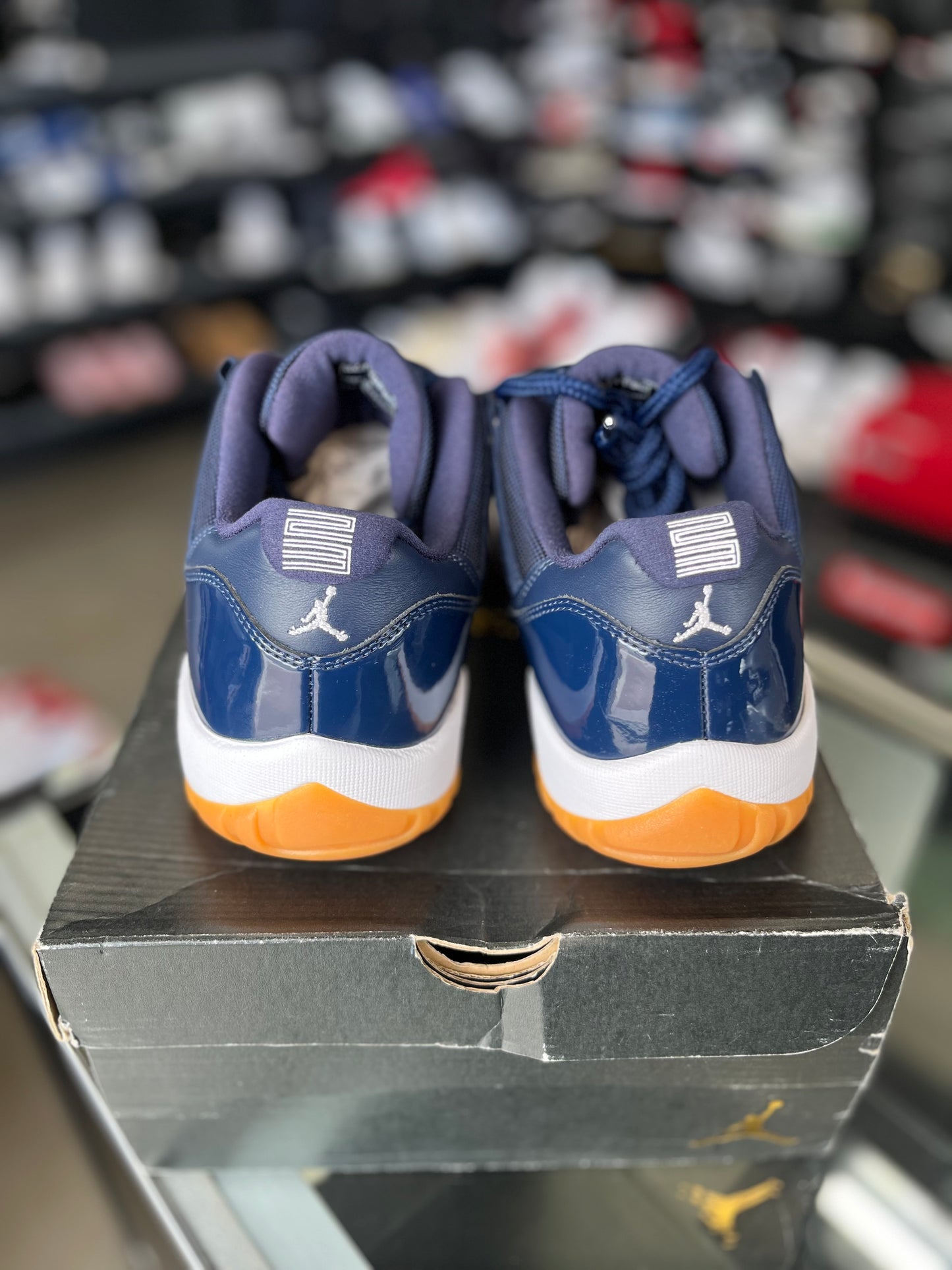 Jordan 11 Low “Navy Gum” Size 10