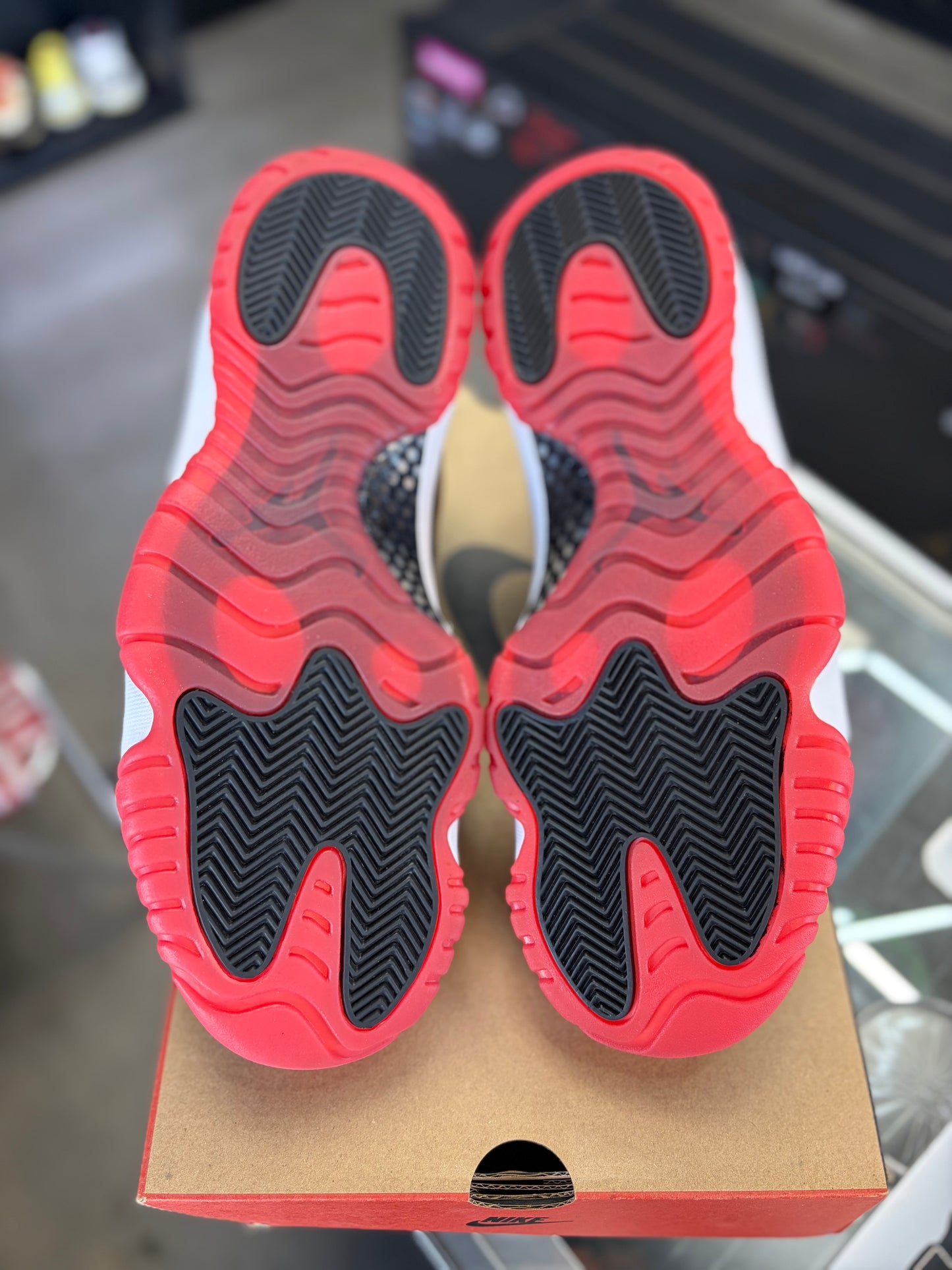 Jordan 11 Low “Bred” Size 11