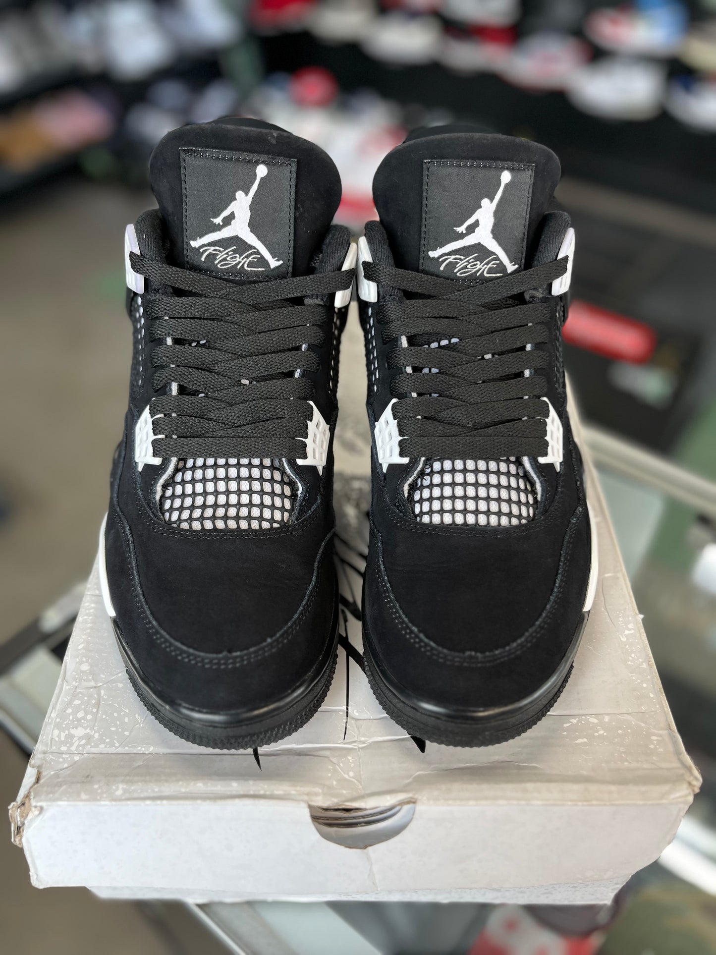 Jordan 4 “White Thunder” Size 9.5
