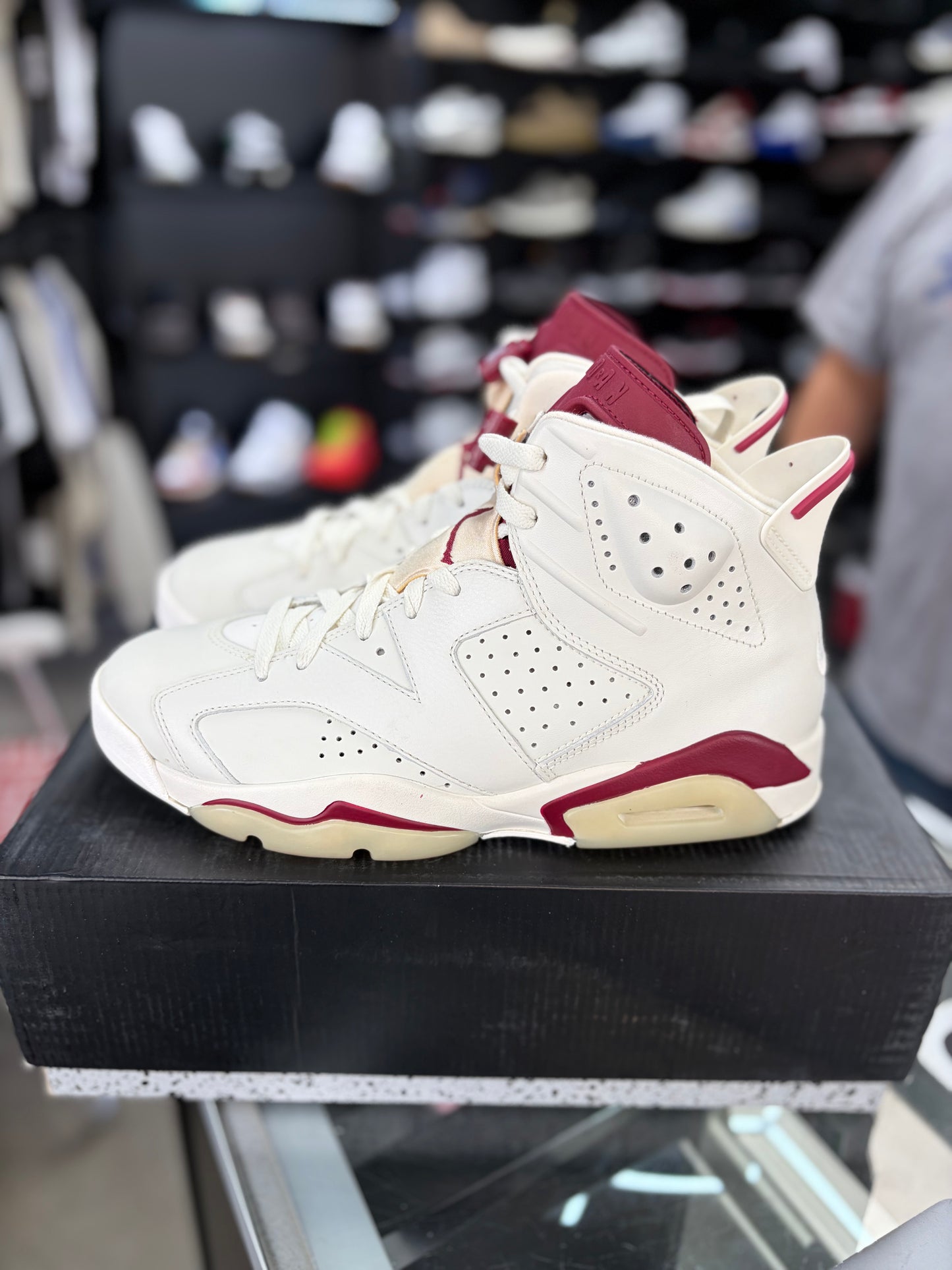 Jordan 6 “Maroon” Size 9.5