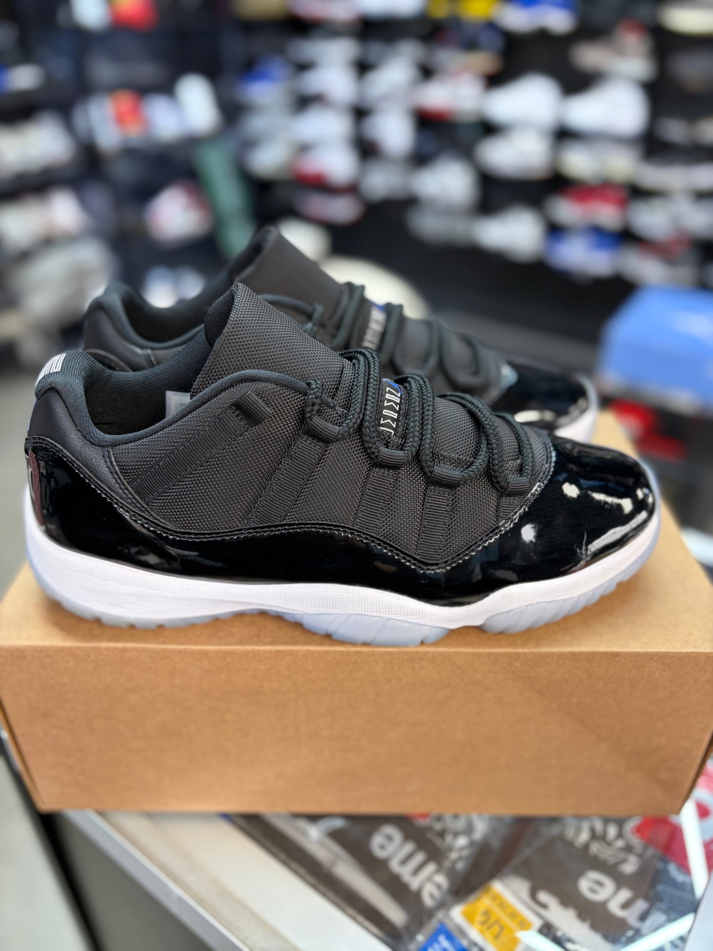 Jordan 11 Low “SPACEJAM” Size 11