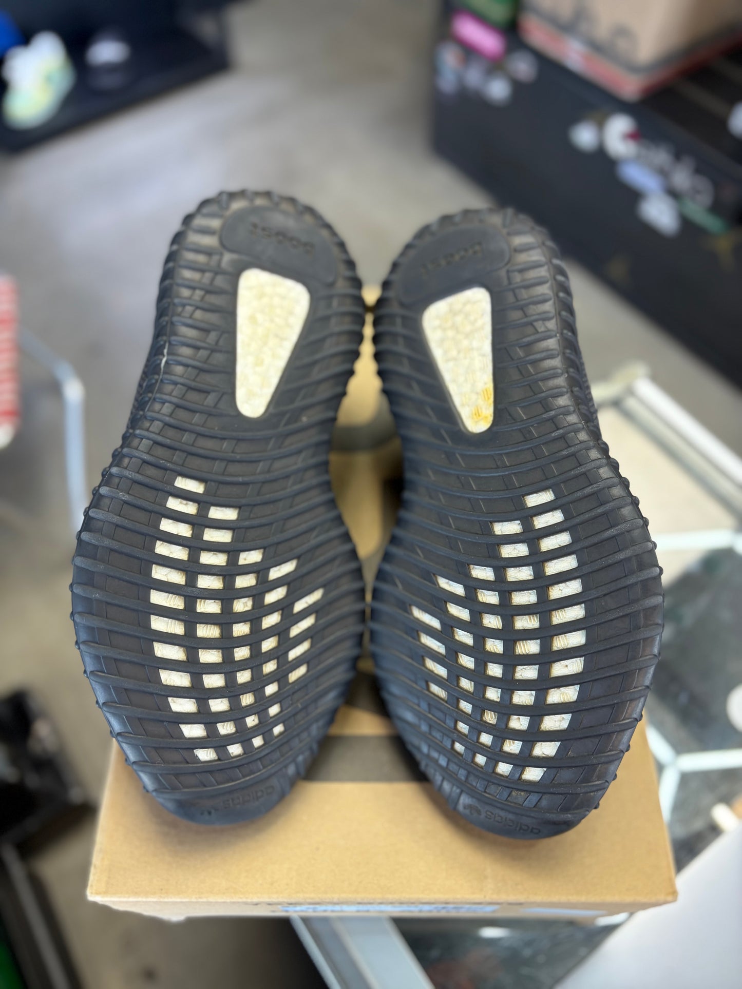 Yeezy 350 “Black” Size 9