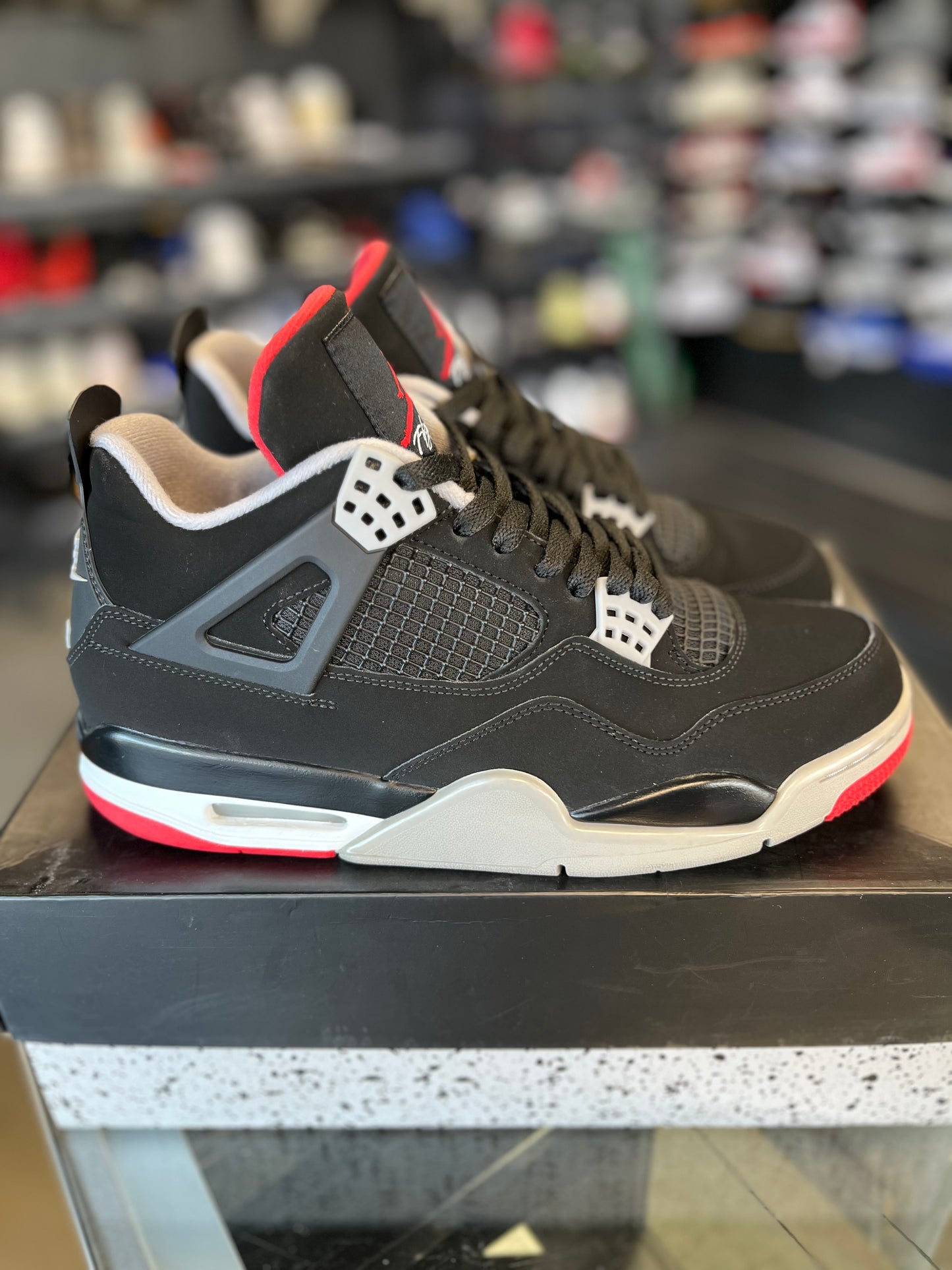 Jordan 4 “Bred” (2019) Size 8.5