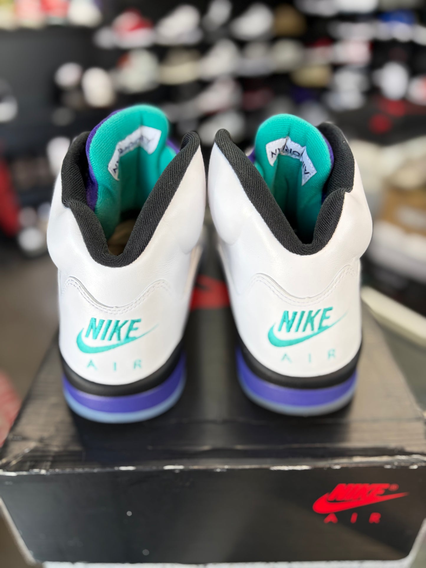 Jordan 5 “Grape” Size 10.5