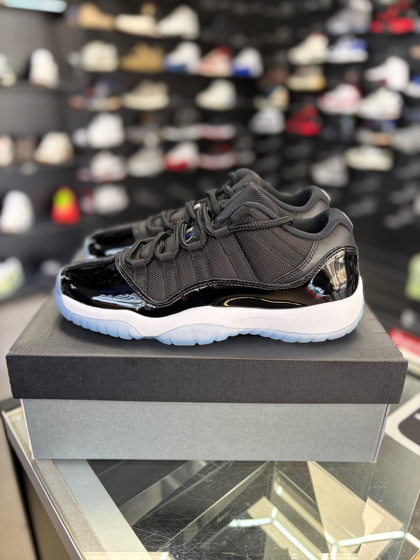 Jordan 11 Low (Gs) “SPACEJAM” Size  7y/8.5w