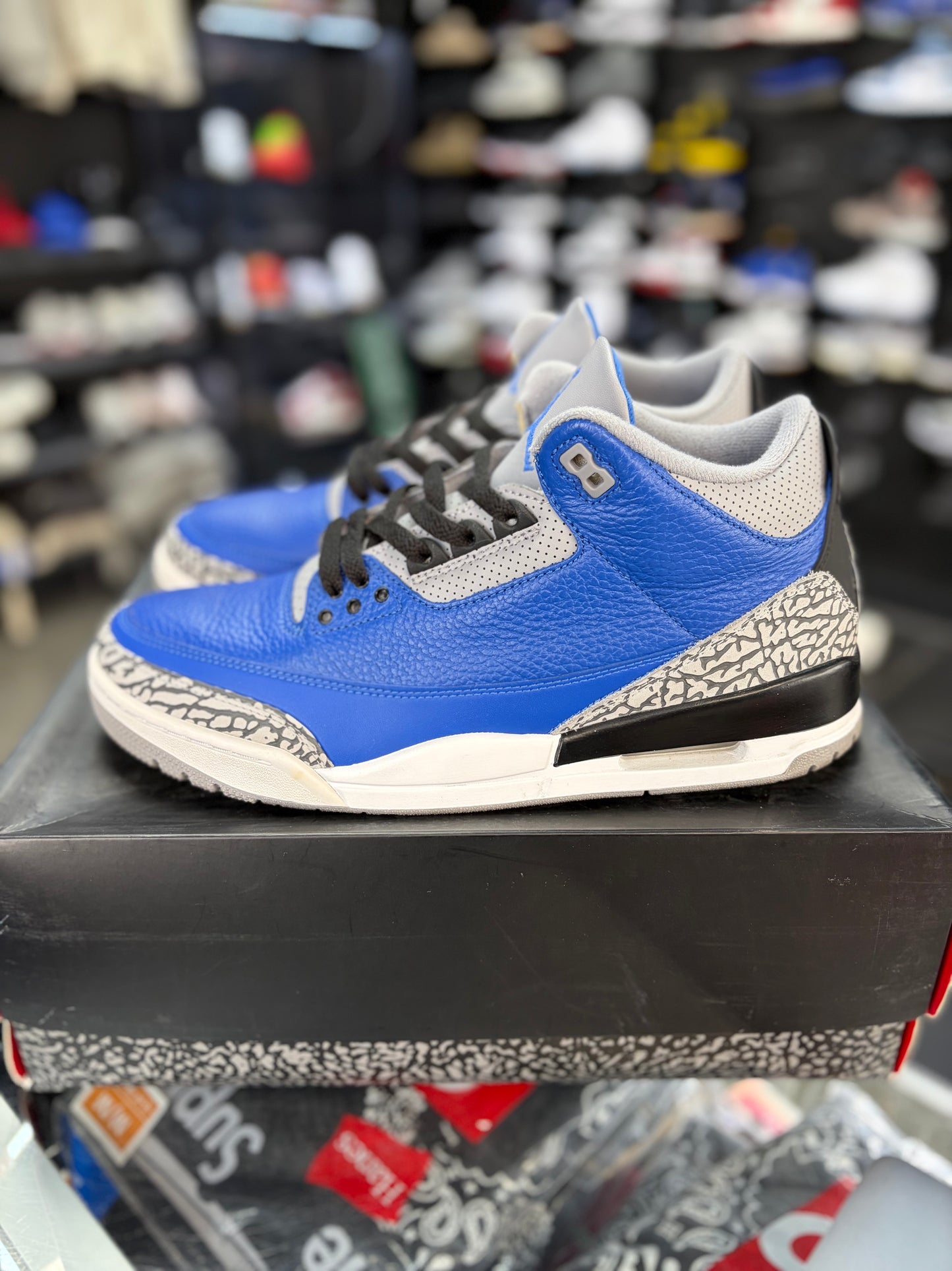 Jordan 3 “Varsity Royal” Size 11