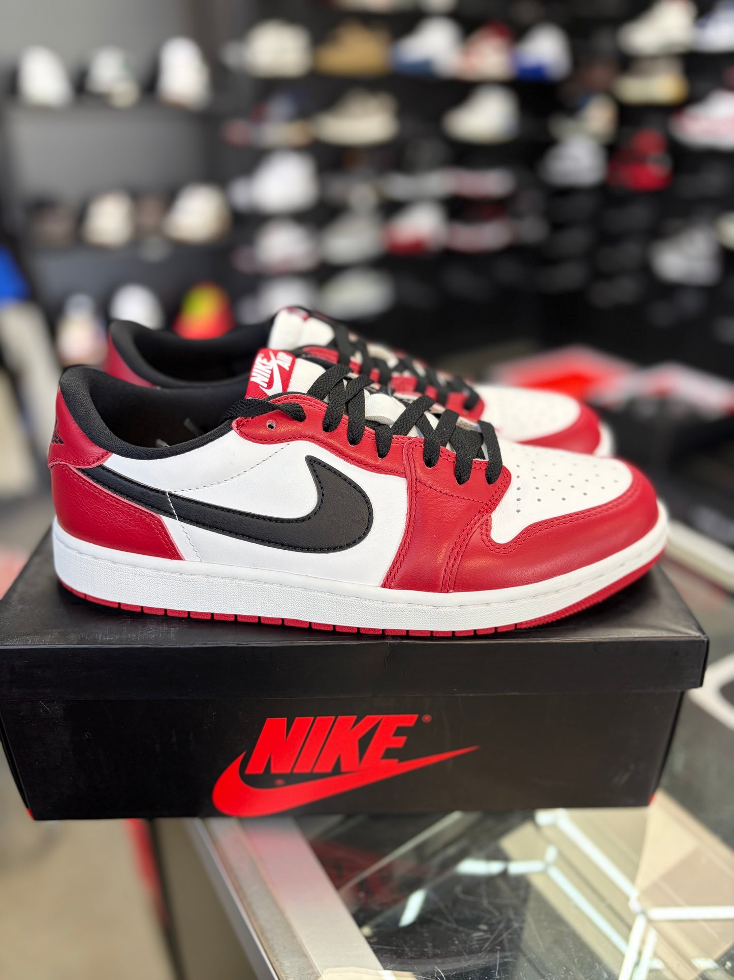 Jordan 1 Low “Chicago” Size 10.5