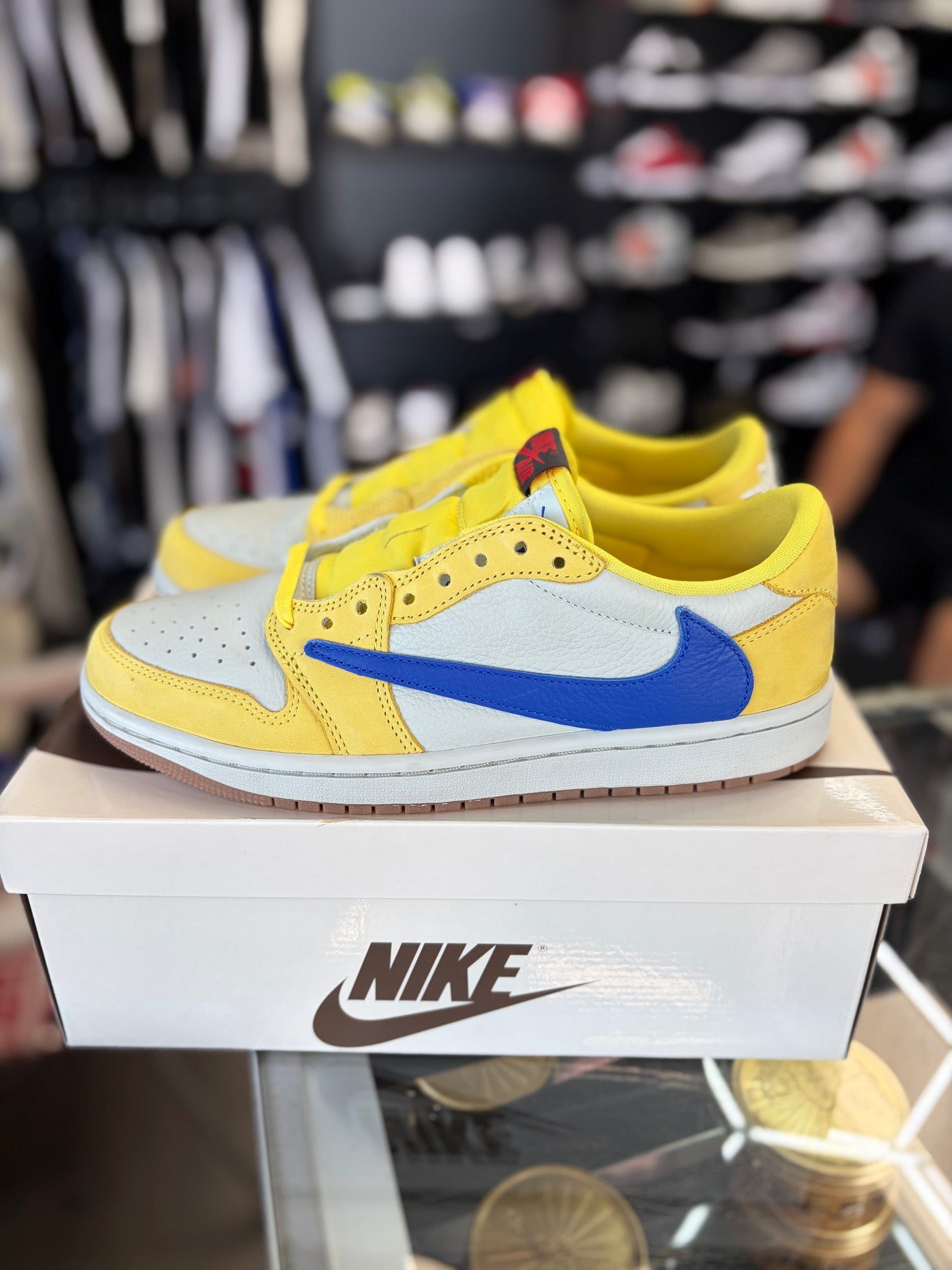 Jordan 1 Low “Canary” Size 9w/7.5m