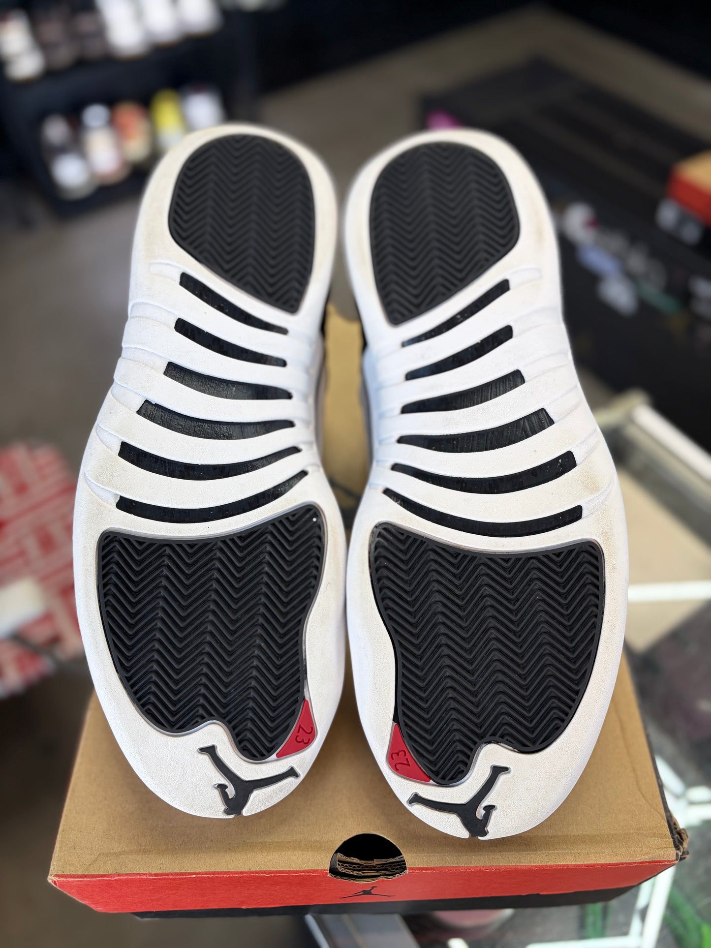 Jordan 12 “Playoffs” Size 11