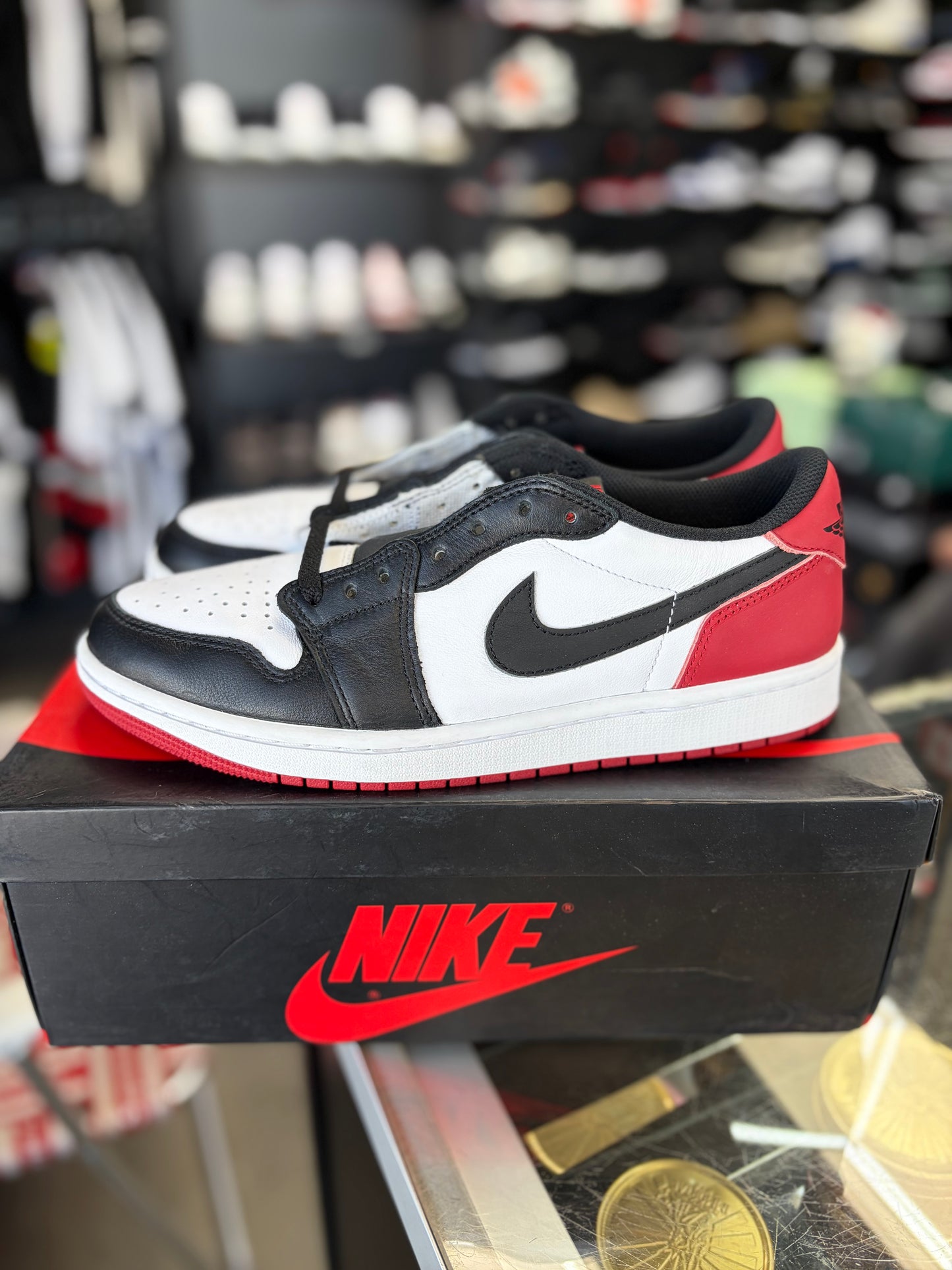 Jordan 1 Low “Black Toe” Size 9