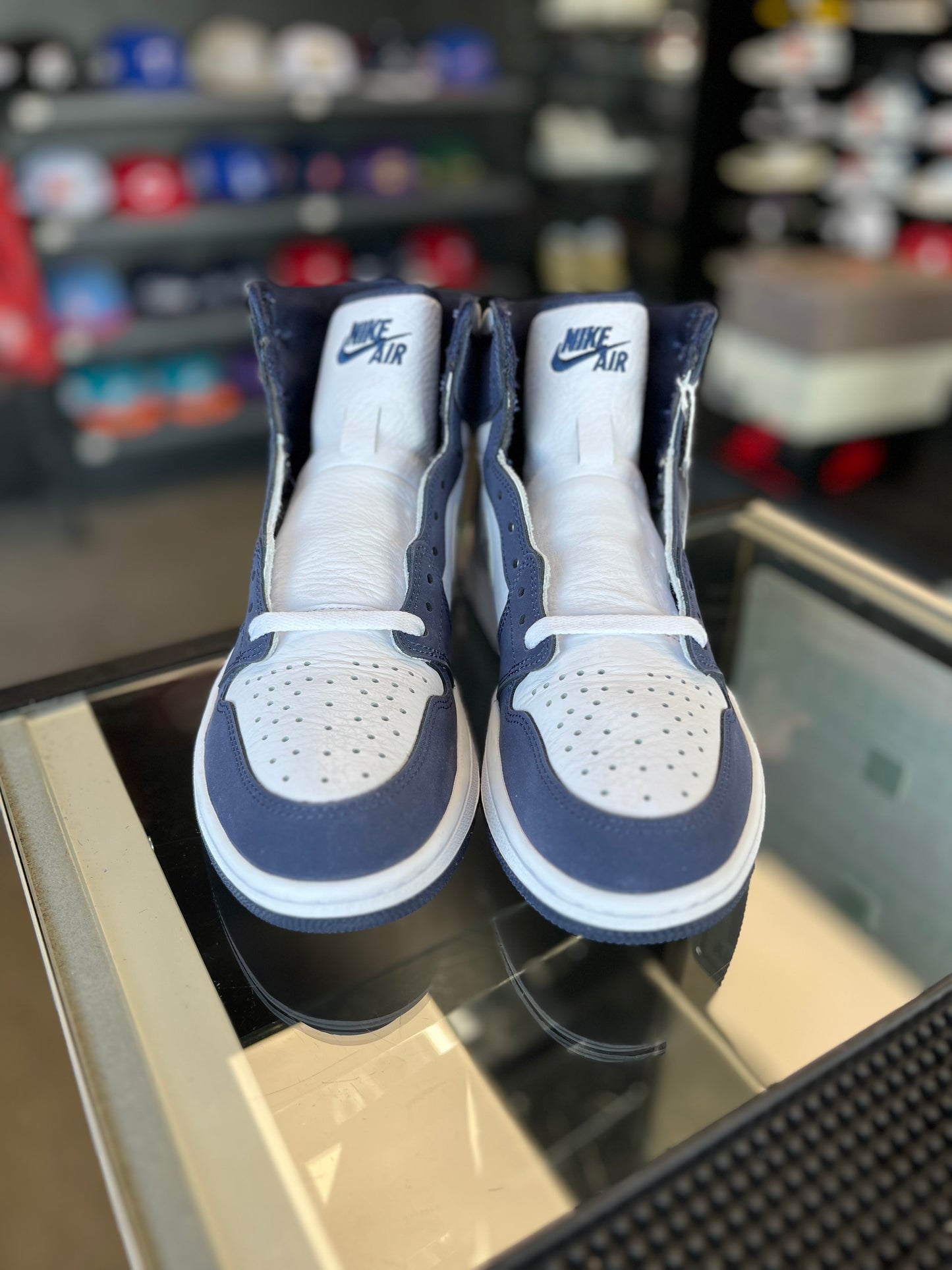 Jordan 1 “Midnight Navy” Size 9.5