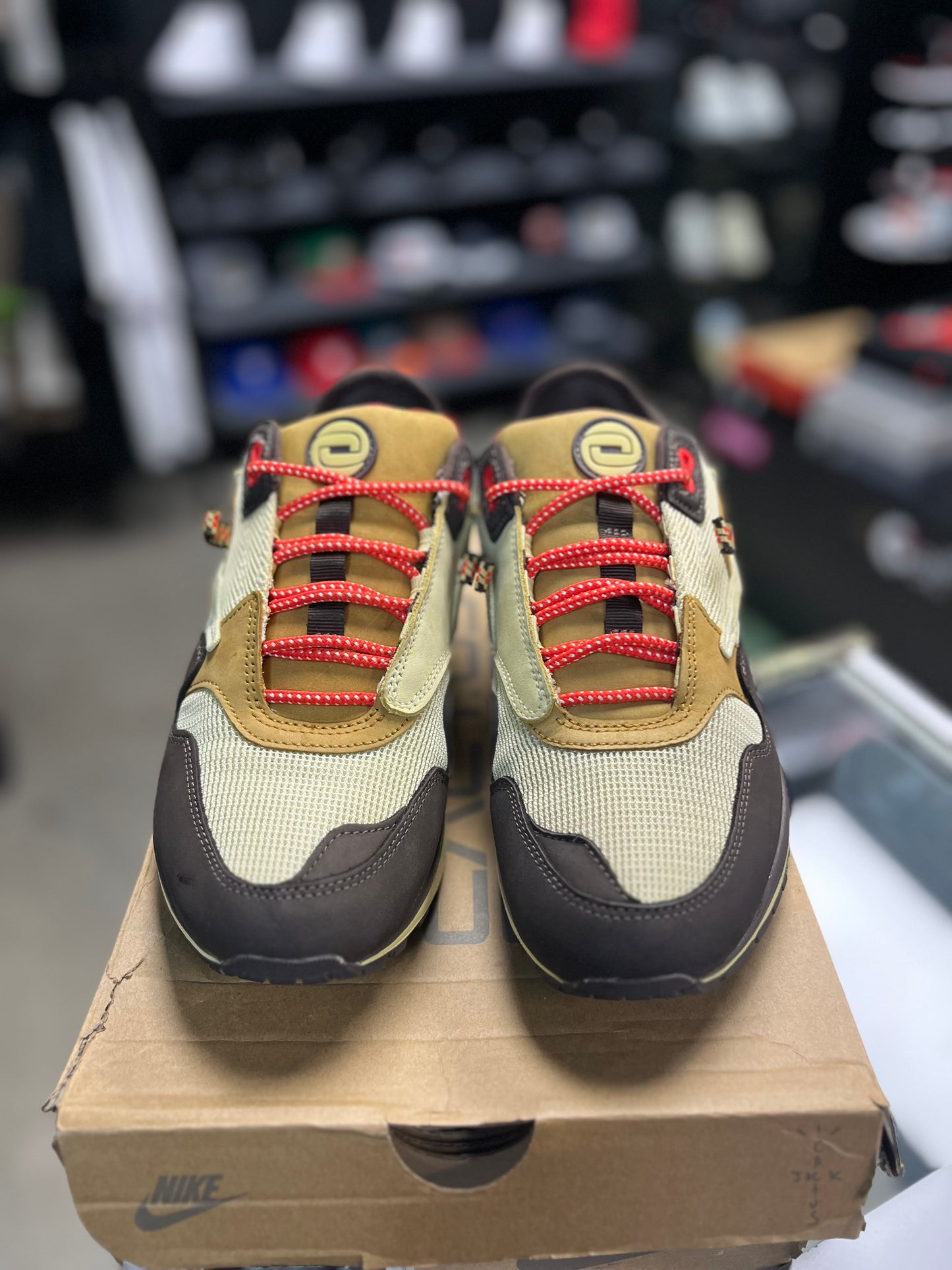 Air Max 1 x Travis Scott “Baroque Brown” Size 9