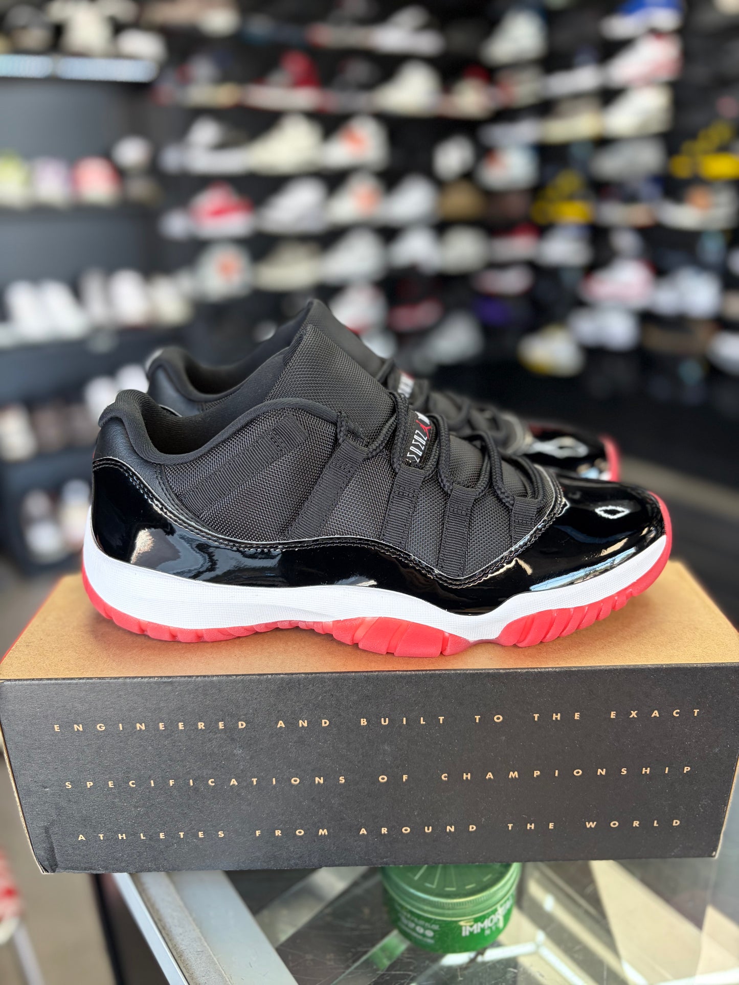 Jordan 11 Low “Bred” Size 11