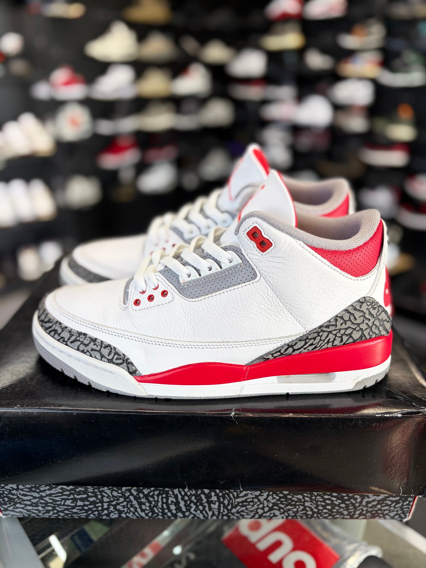 Jordan 3 “Fire Red” Size 10.5