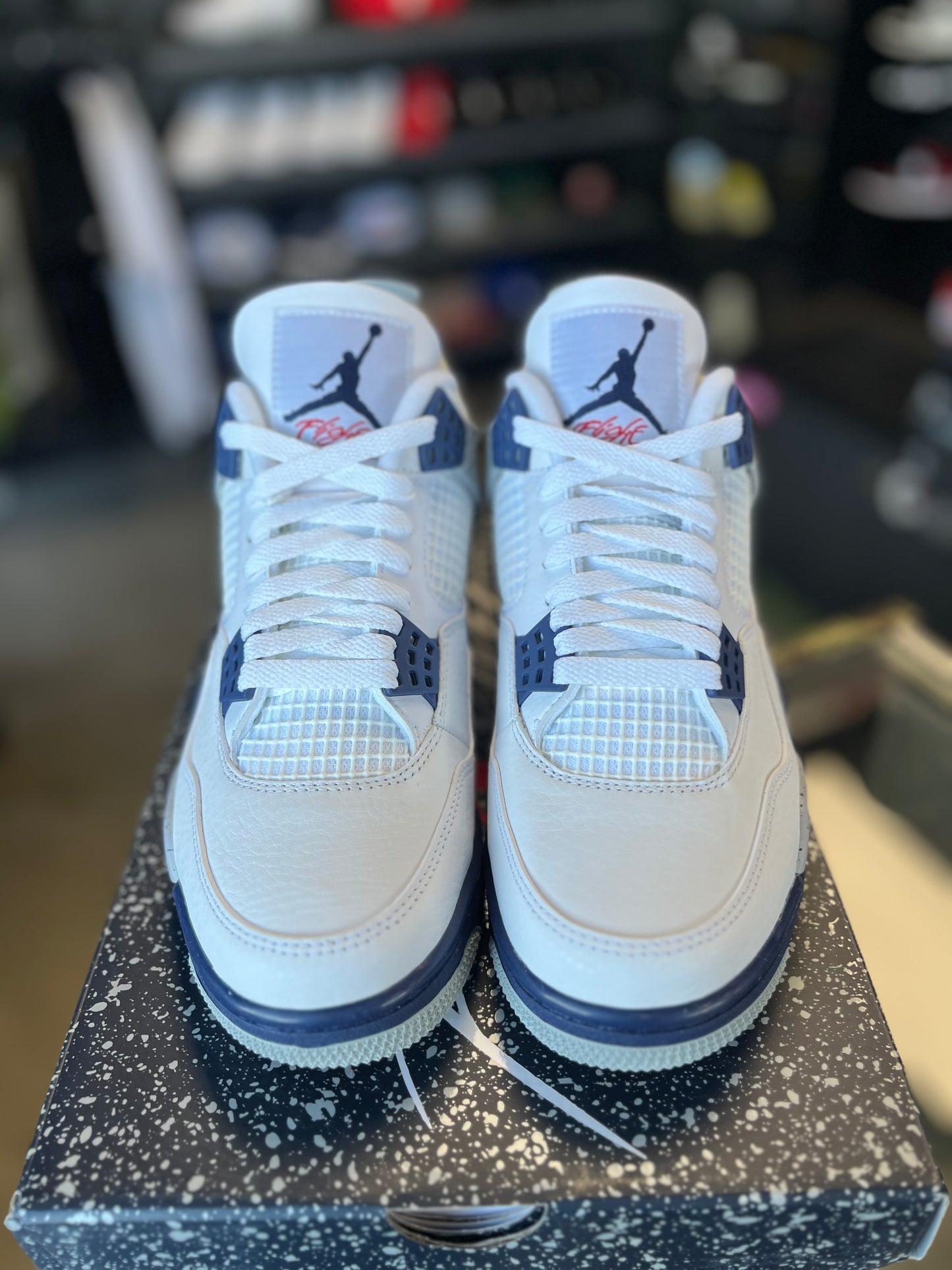 Jordan 4 “Midnight Navy” Size 11