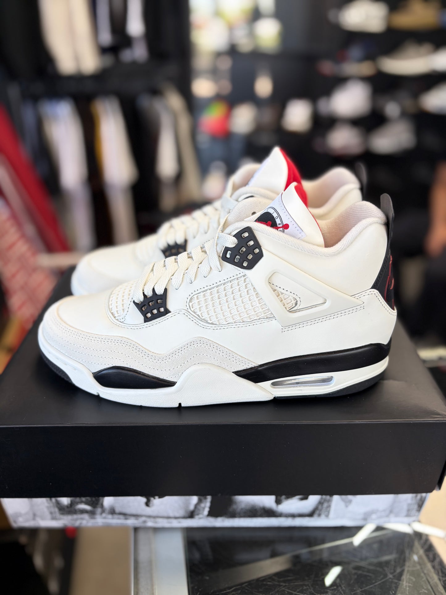 Jordan 4 “Flight Club” Size 10