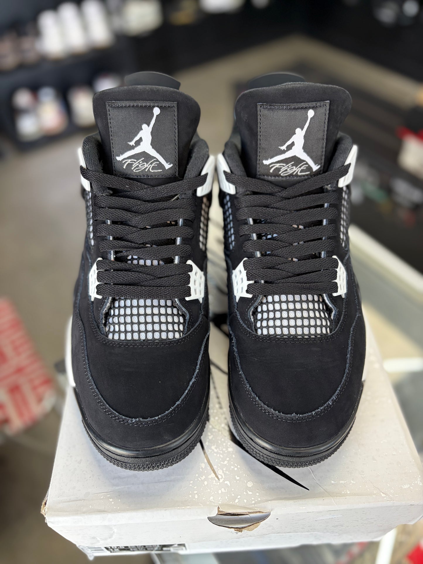 Jordan 4 “White Thunder” Size 10.5