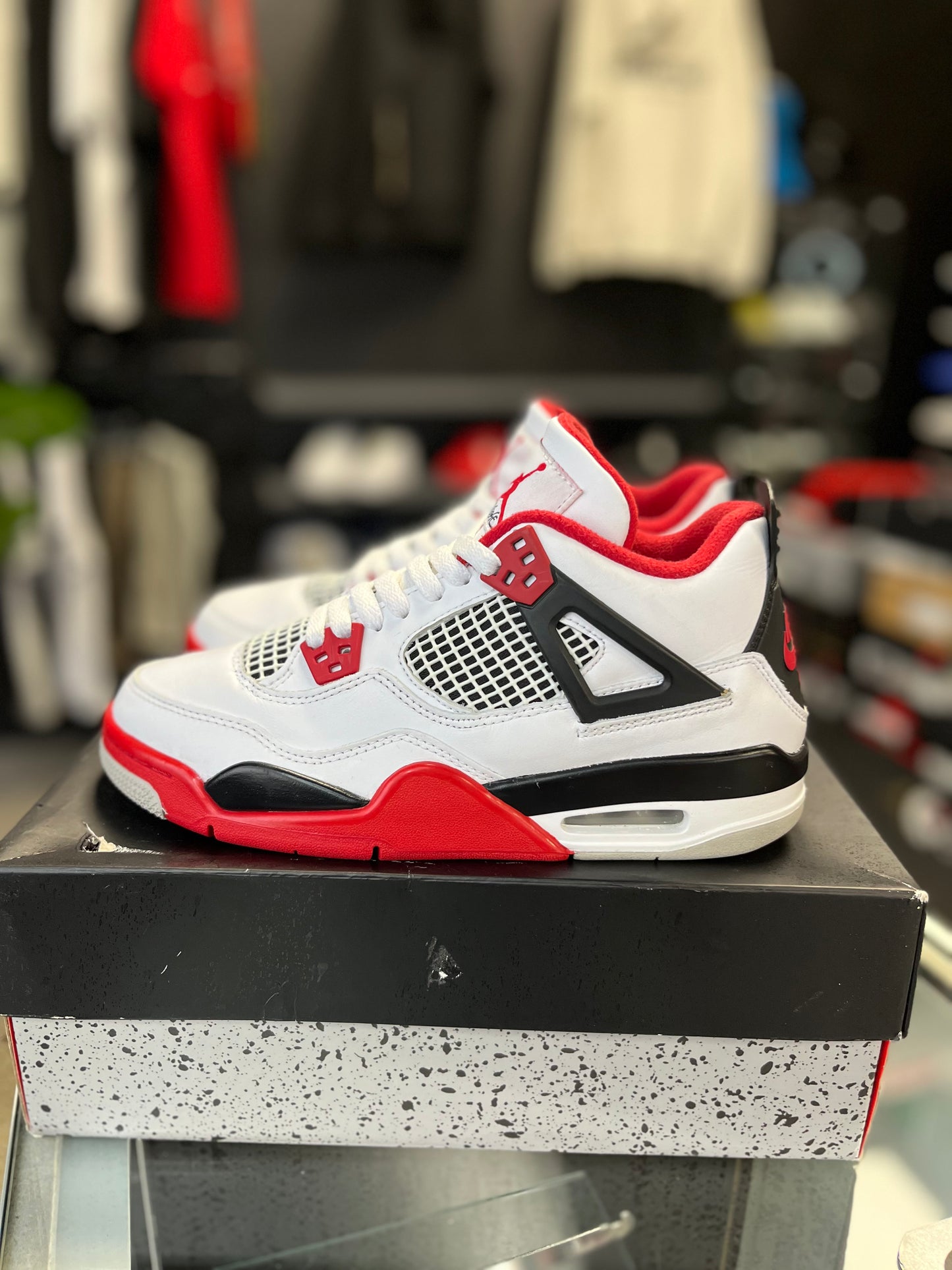 Jordan 4 “Fire Red” (GS) Size 7y/8.5w