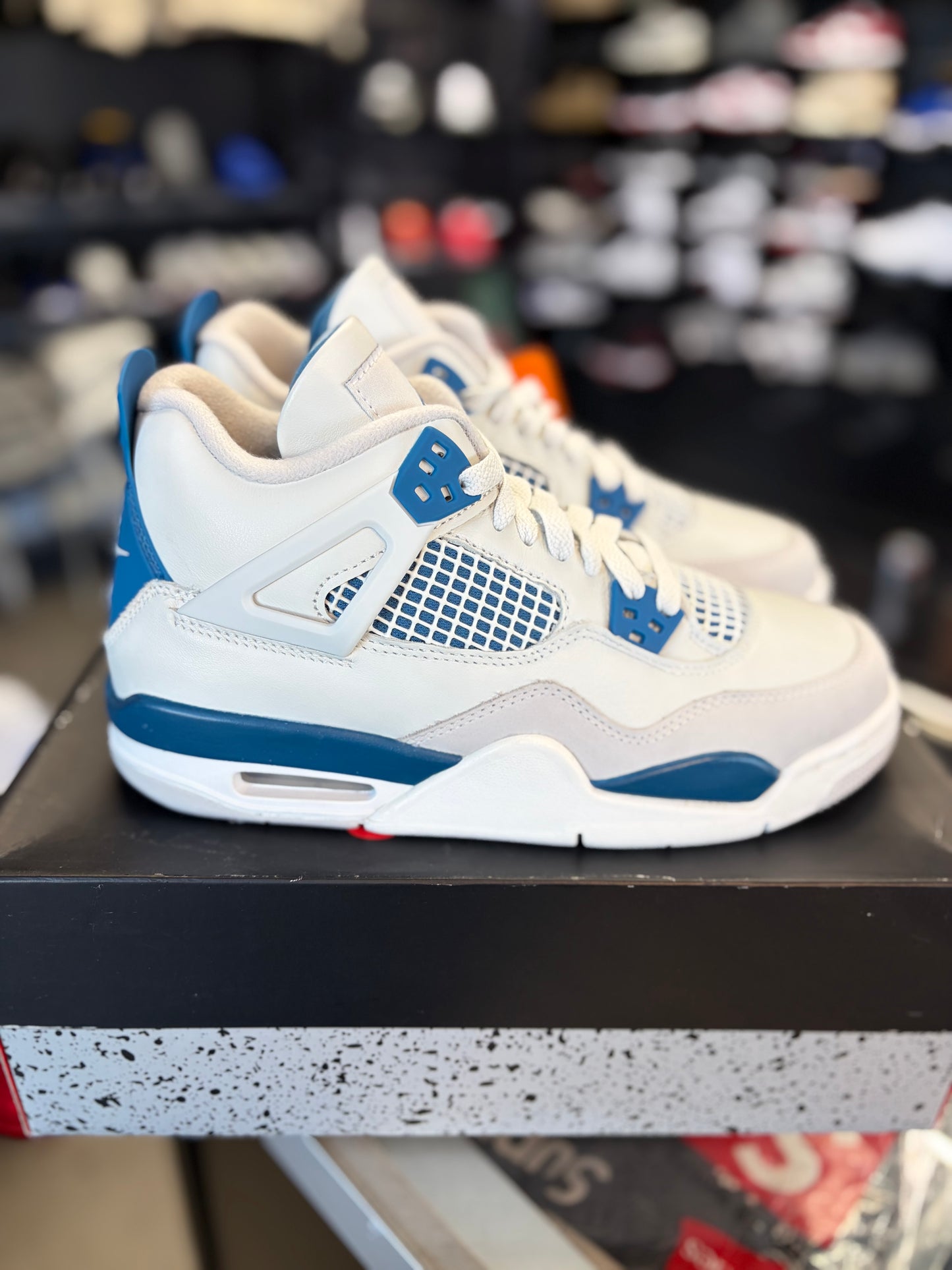 Jordan 4 “Military Blue” (Gs) Size 6.5y / 8w
