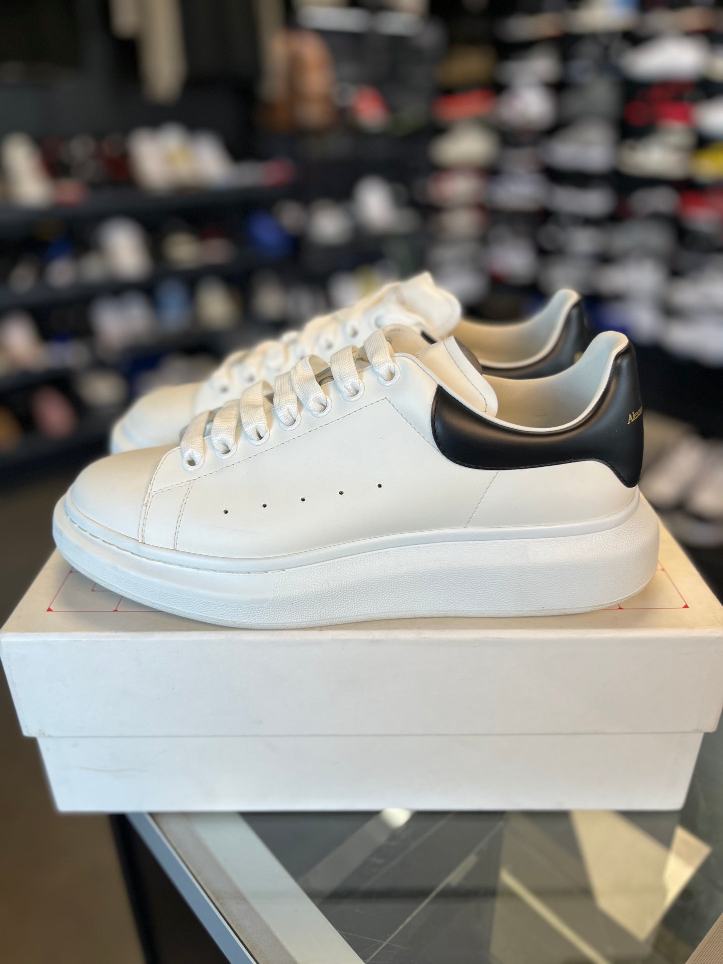 Alexander McQueen “White/Black” Size 44EU