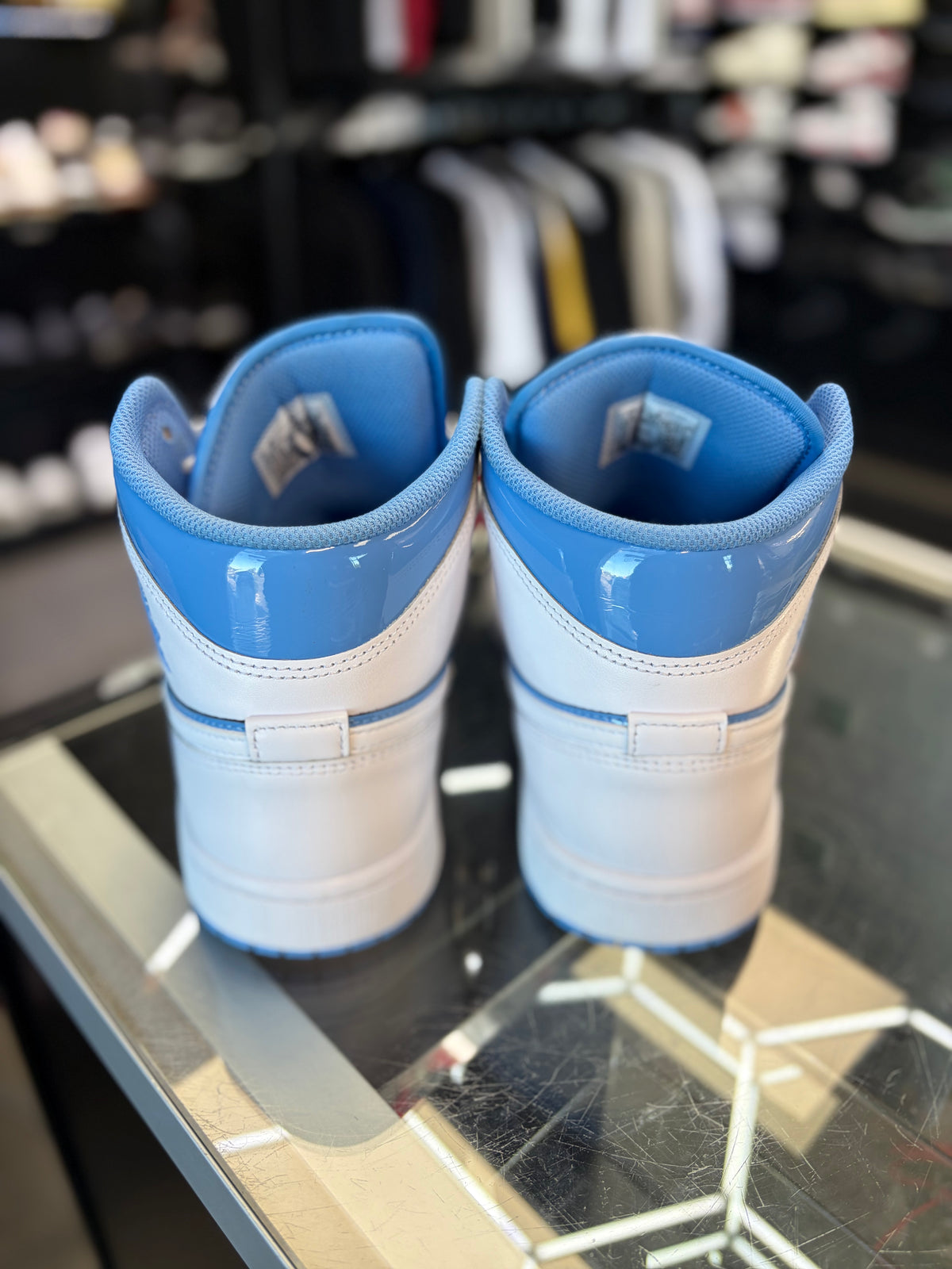 Jordan 1 Mid “Legend Blue” Size 8