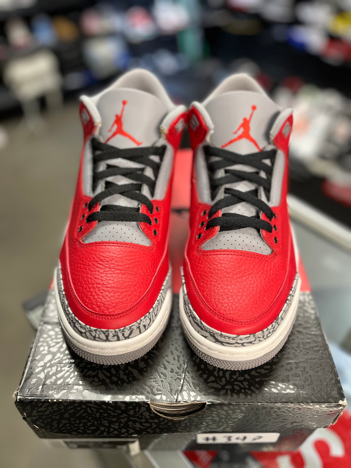 Jordan 3 “Unite SE” Size 9