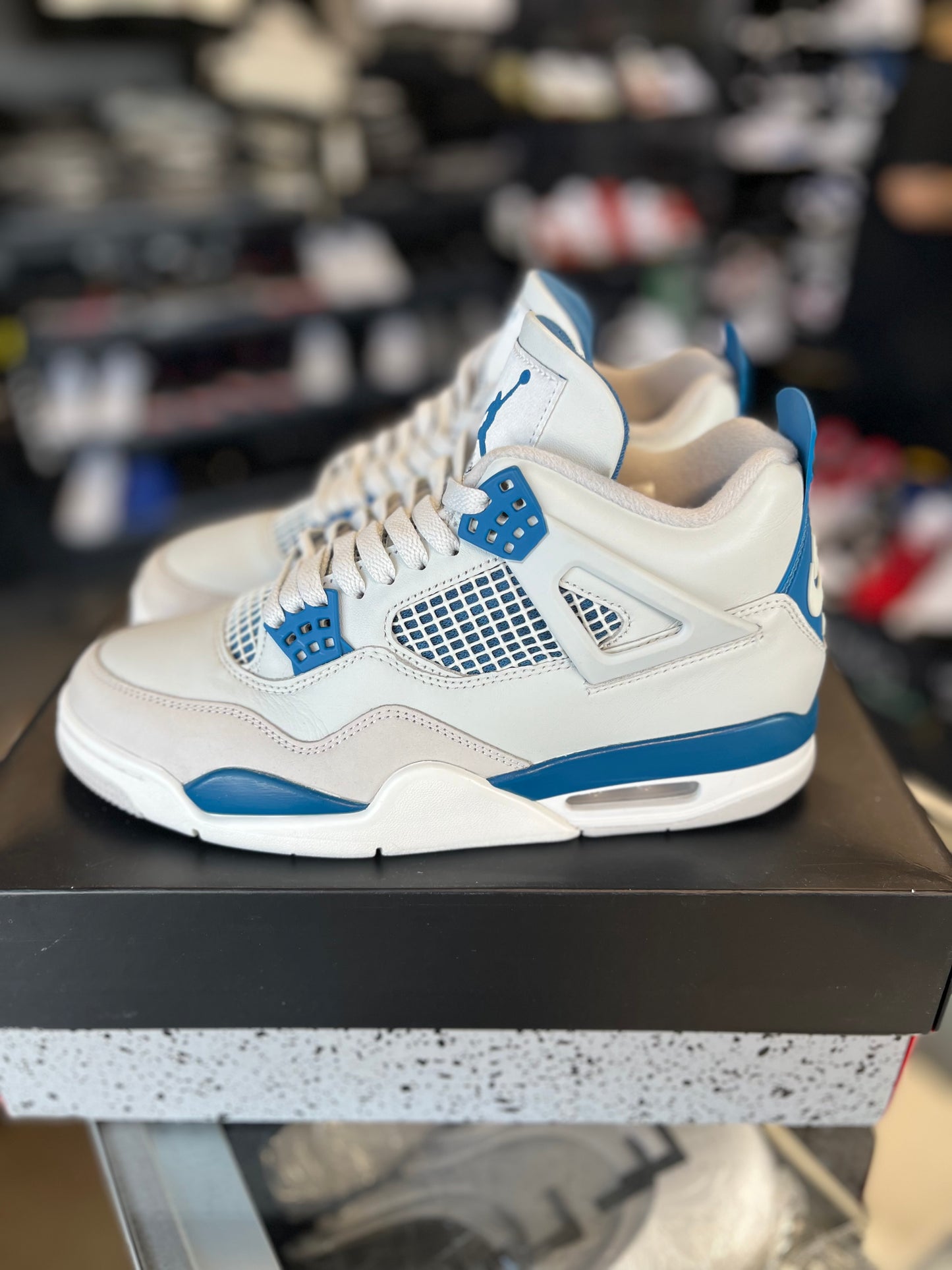 Jordan 4 “Military Blue” Size 8