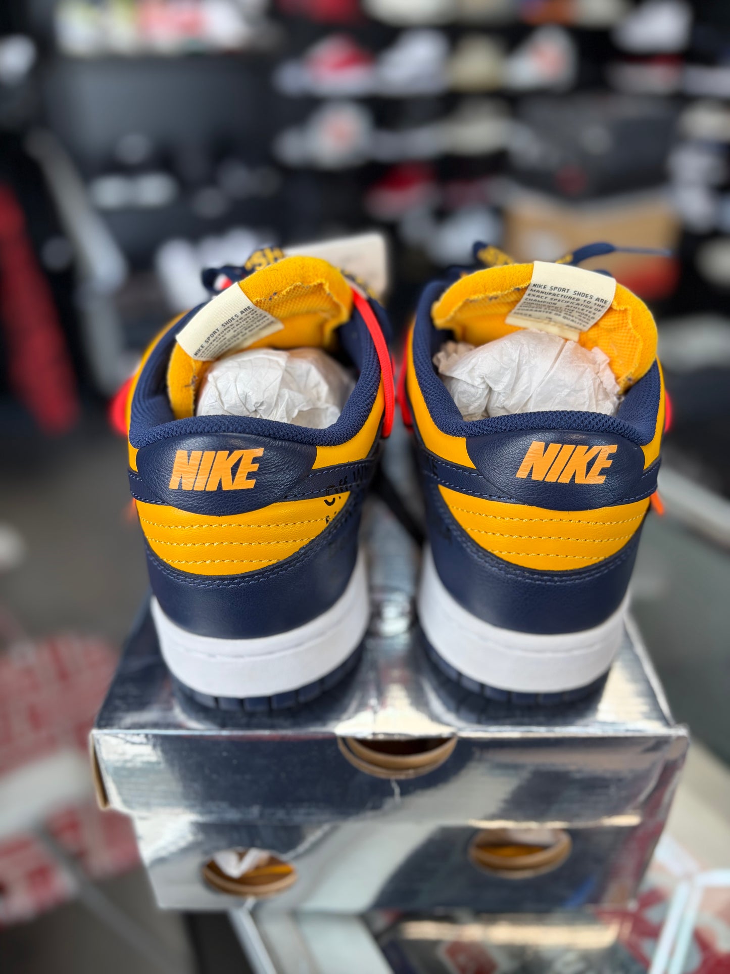 Nike Dunk x Off White “University Gold” Size 9