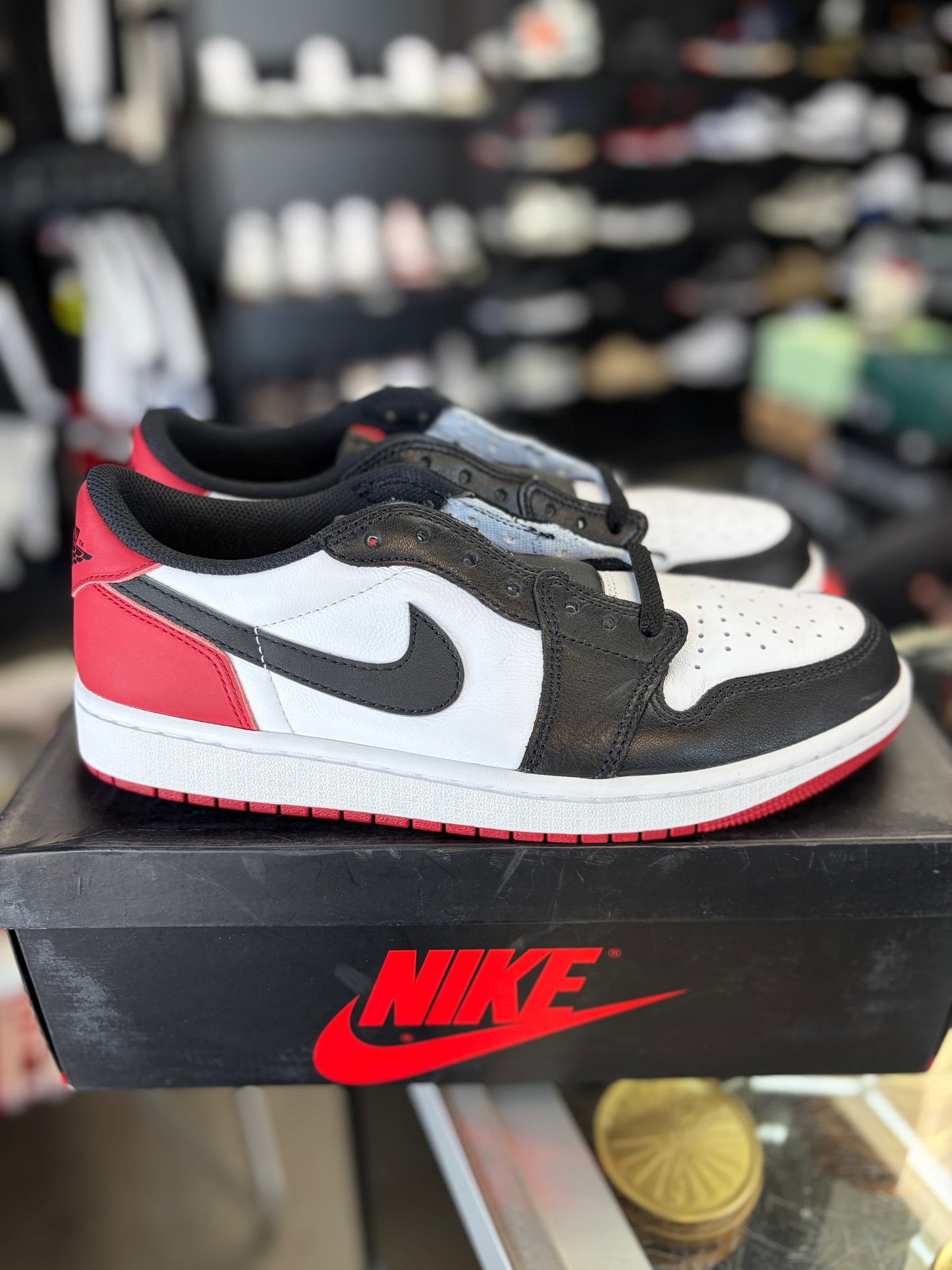 Jordan 1 Low “Black Toe” Size 9