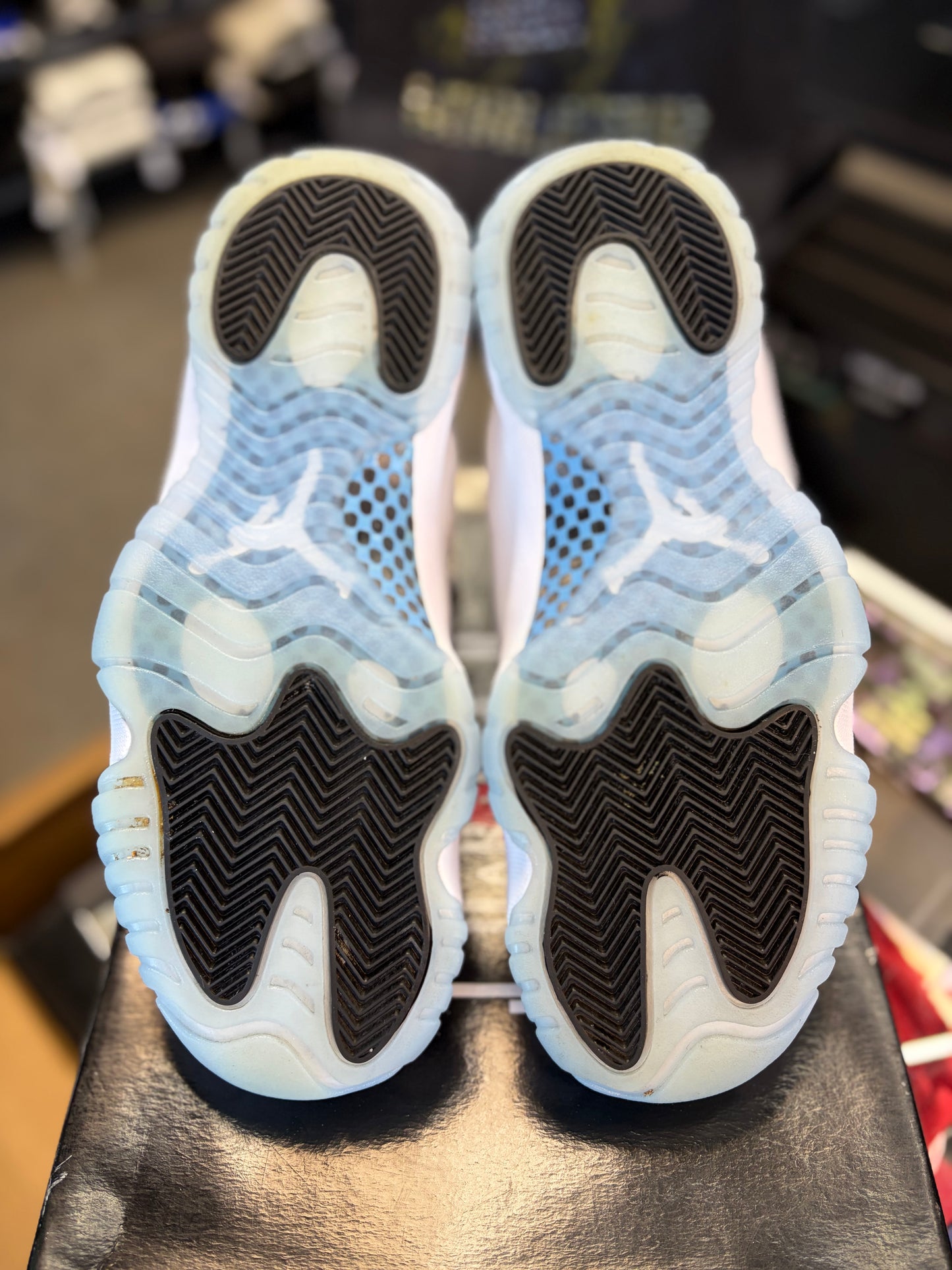 Jordan 11 “Legend Blue” Size 8