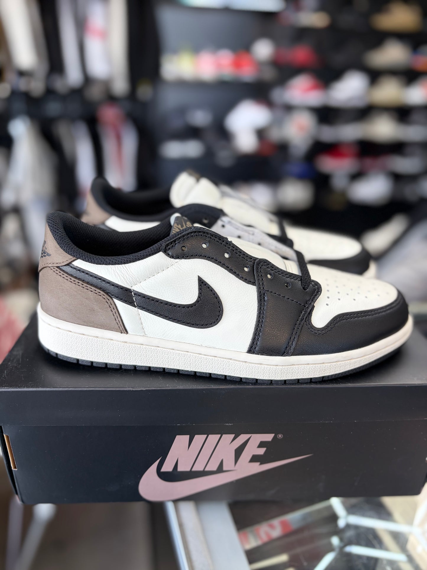Jordan 1 Low “Mocha” Size 8.5