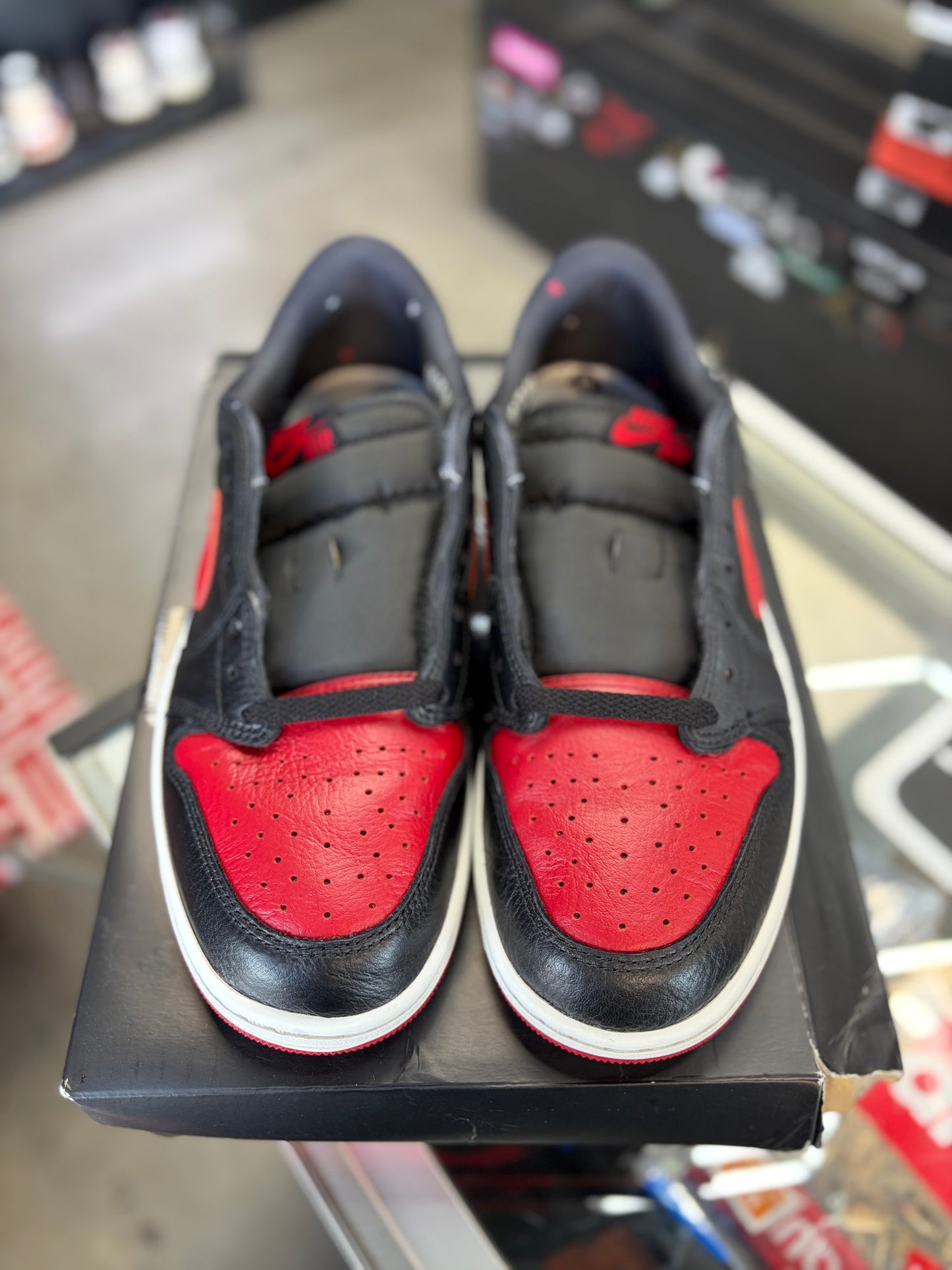 Jordan 1 Low “Banned” Size 9.5