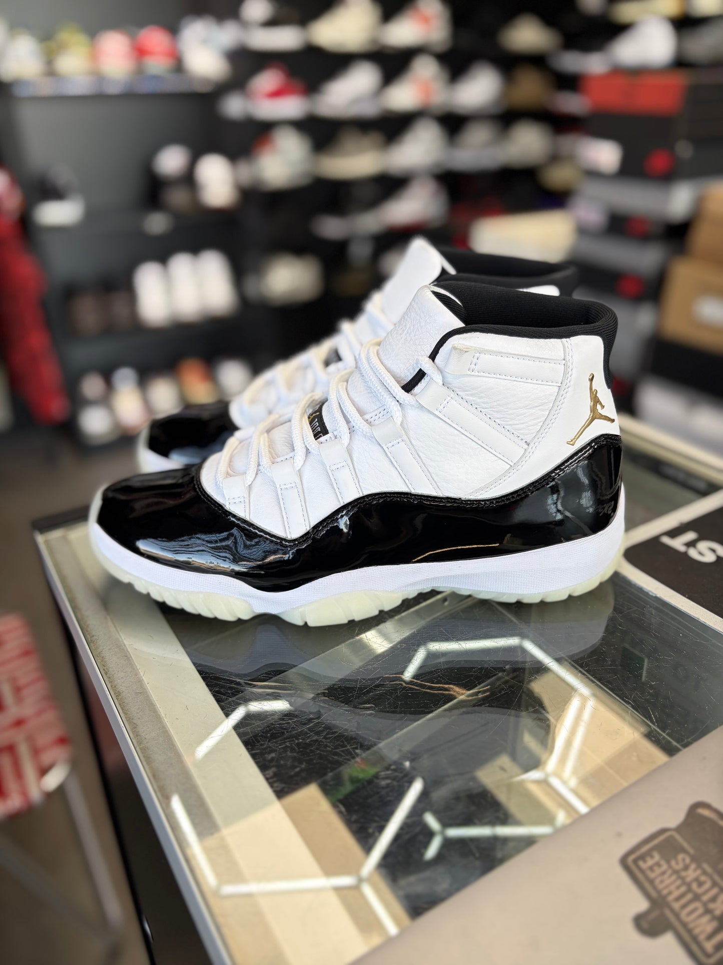Jordan 11 “Gratitude” Size 9.5