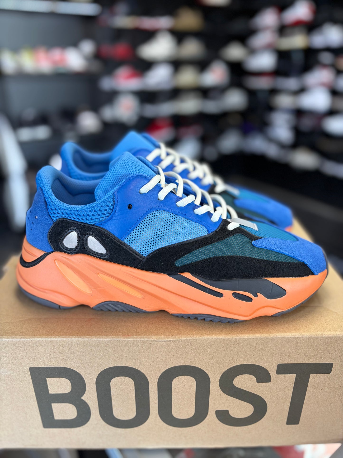 Yeezy 700 “Bright Blue” Size 11