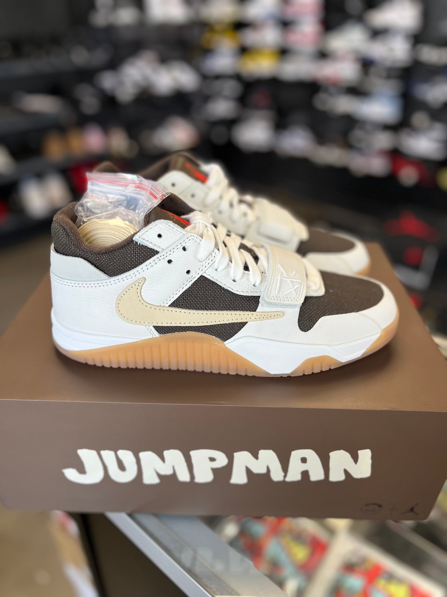Jumpman Jack x Travis Scott “Sail” Size 8.5
