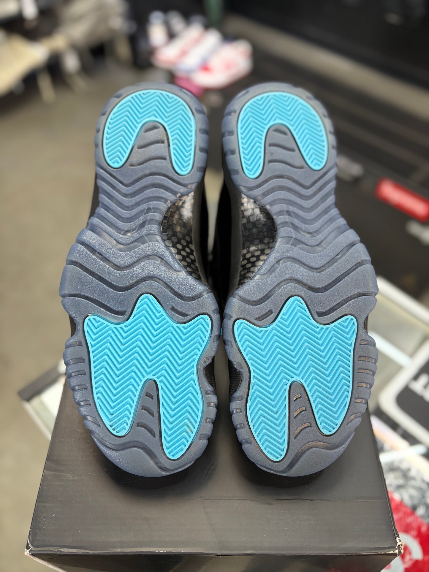 Jordan 11 “Gamma” Size 10