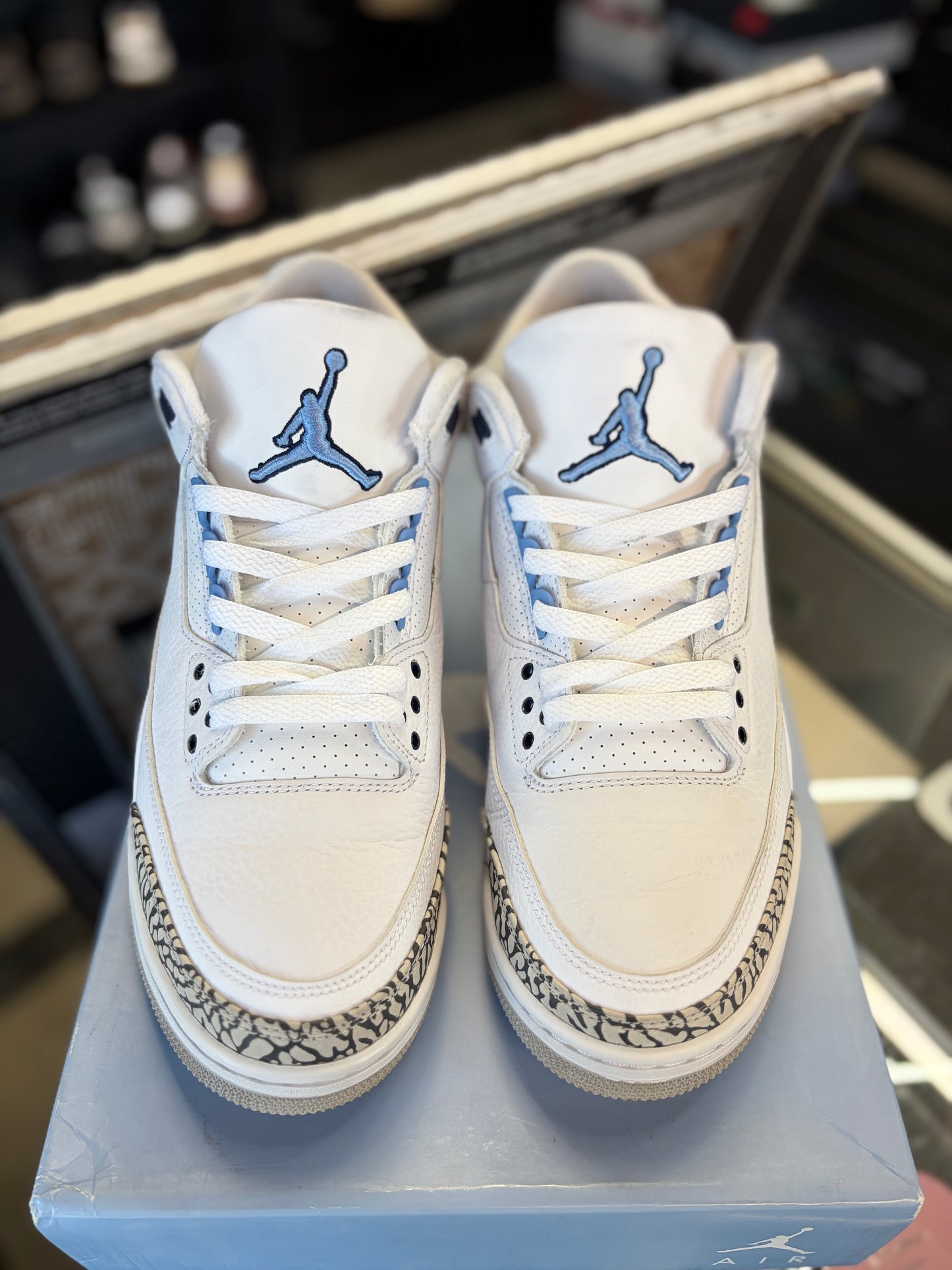 Jordan 3 “UNC” Size 9