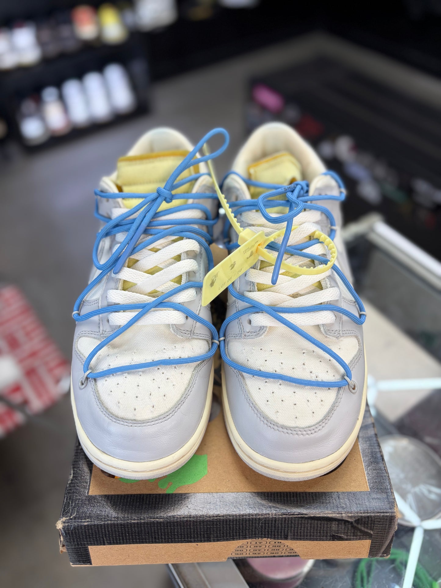 Nike Dunk Off White “Lot 05” Size 9