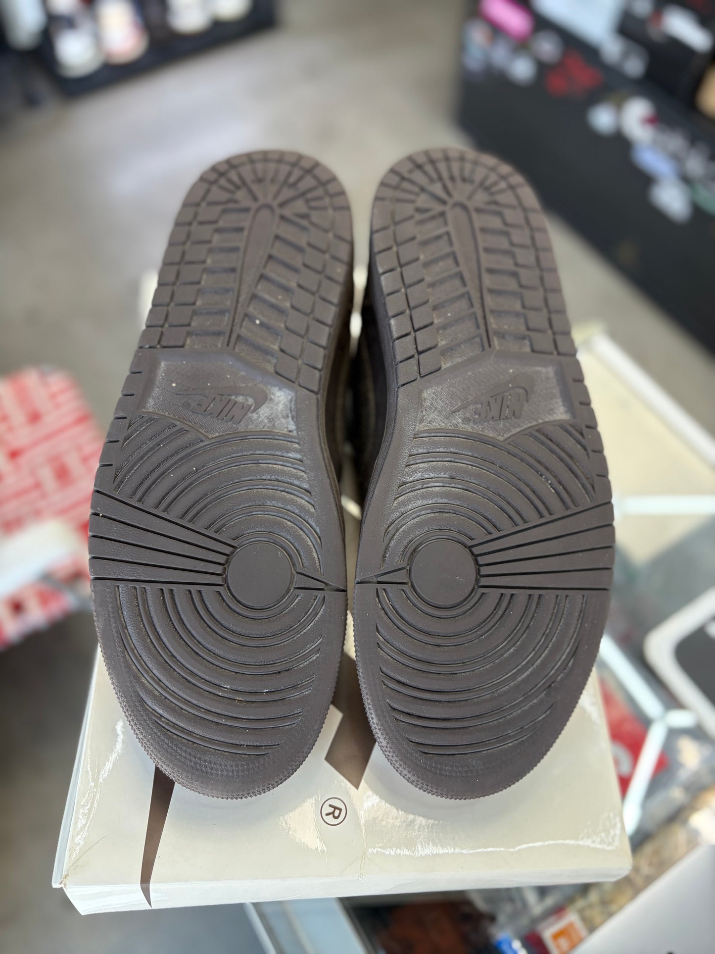 Jordan 1 Low x Travis Scott “Velvet” Size 10.5