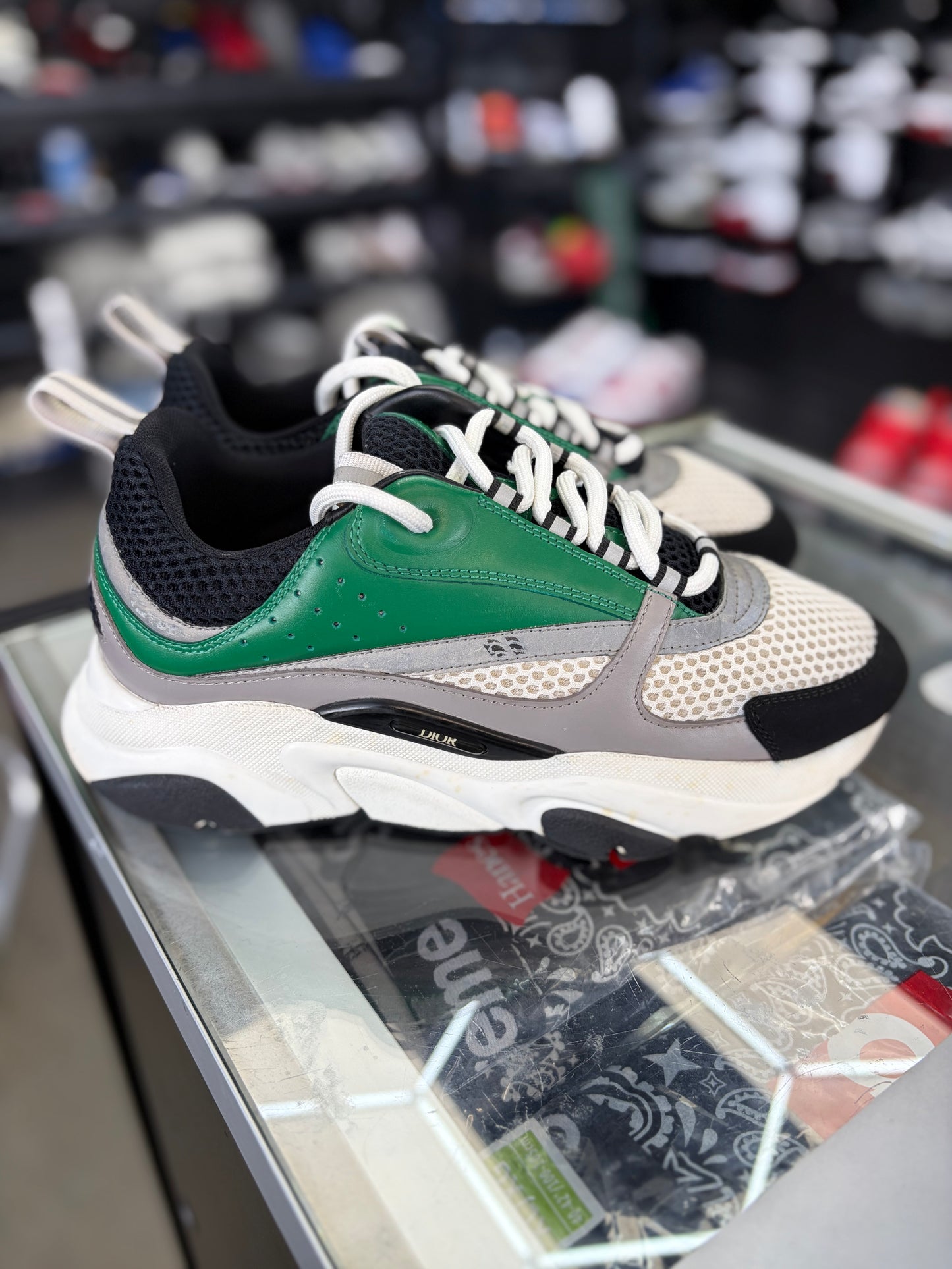 Dior B22 “White/Green” Size 40EU