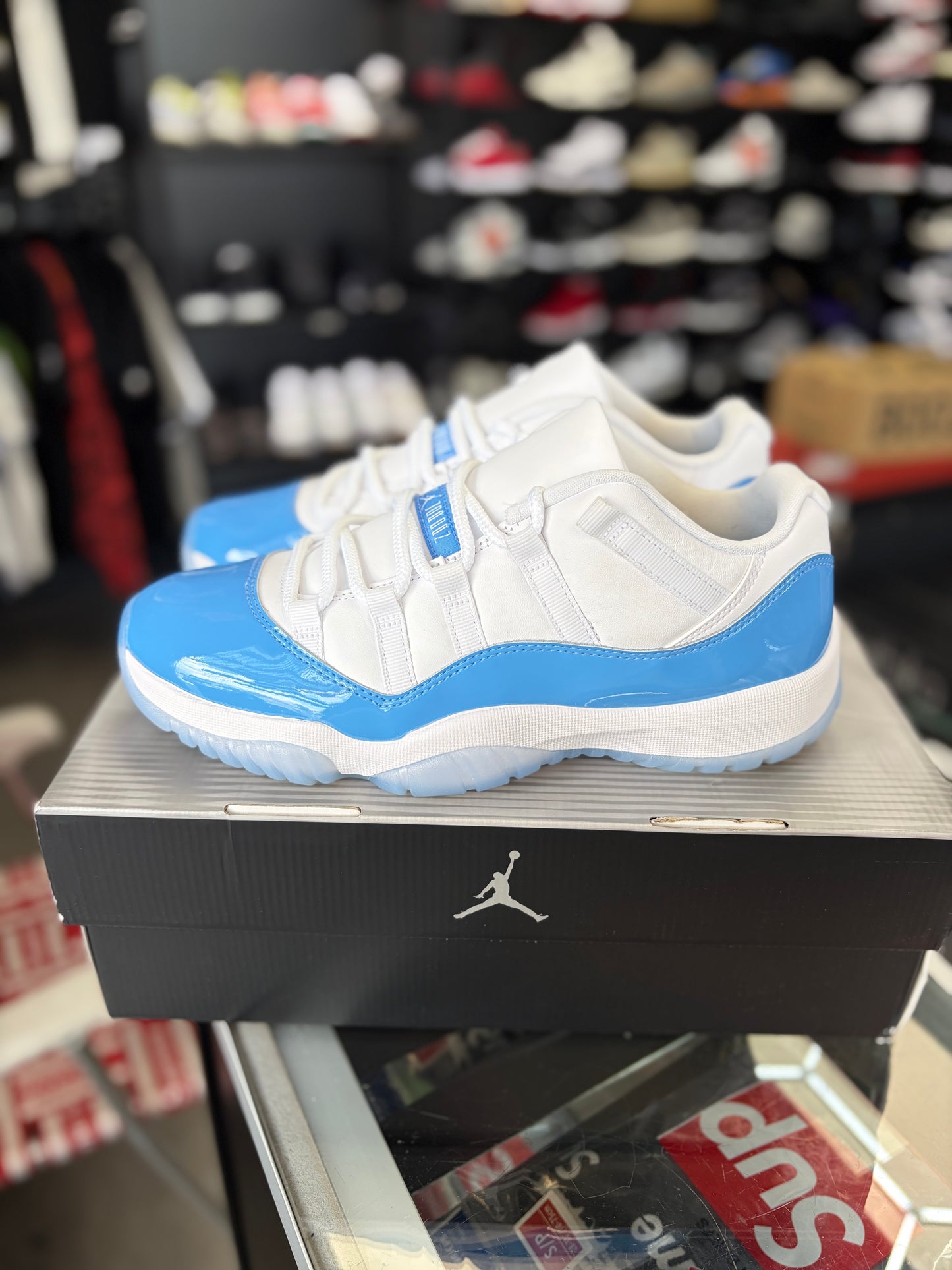 Jordan 11 Low “UNC” Size 9
