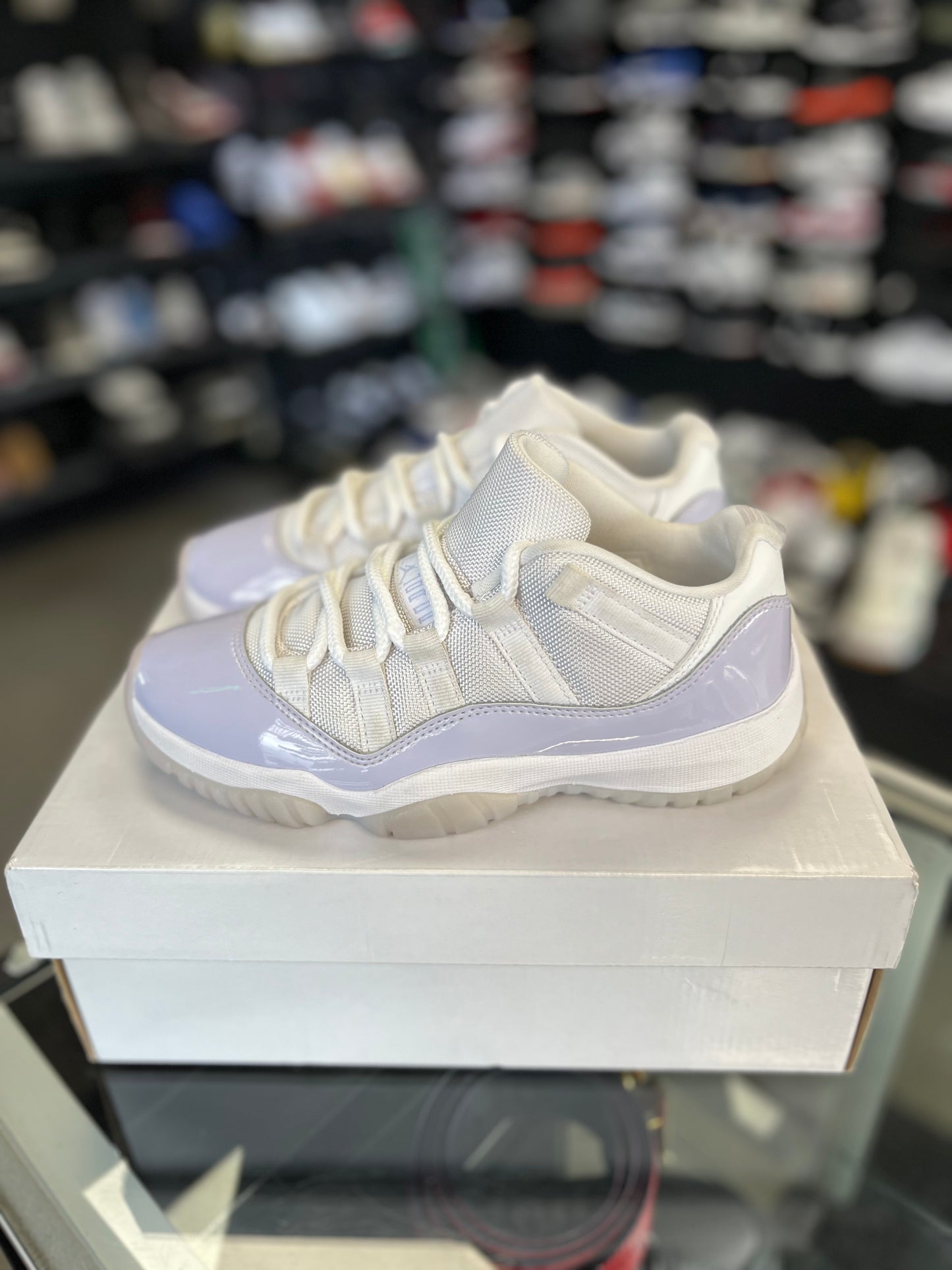 Jordan 11 Low “Pure Violet” Size 4y / 5.5w