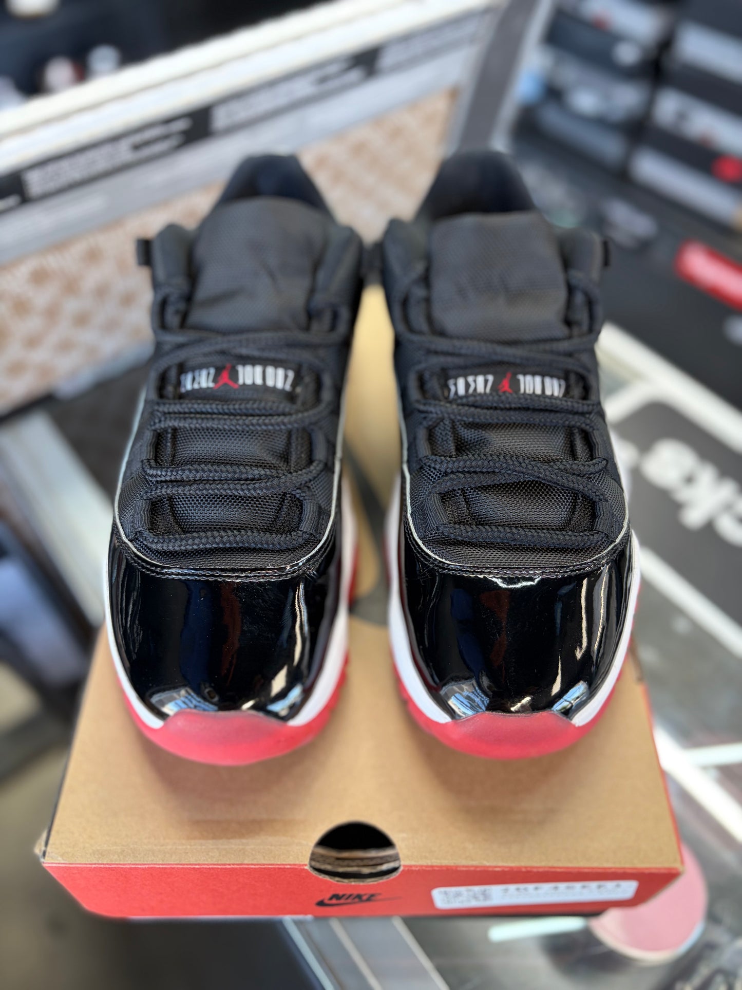 Jordan 11 Low “Bred” Size 9