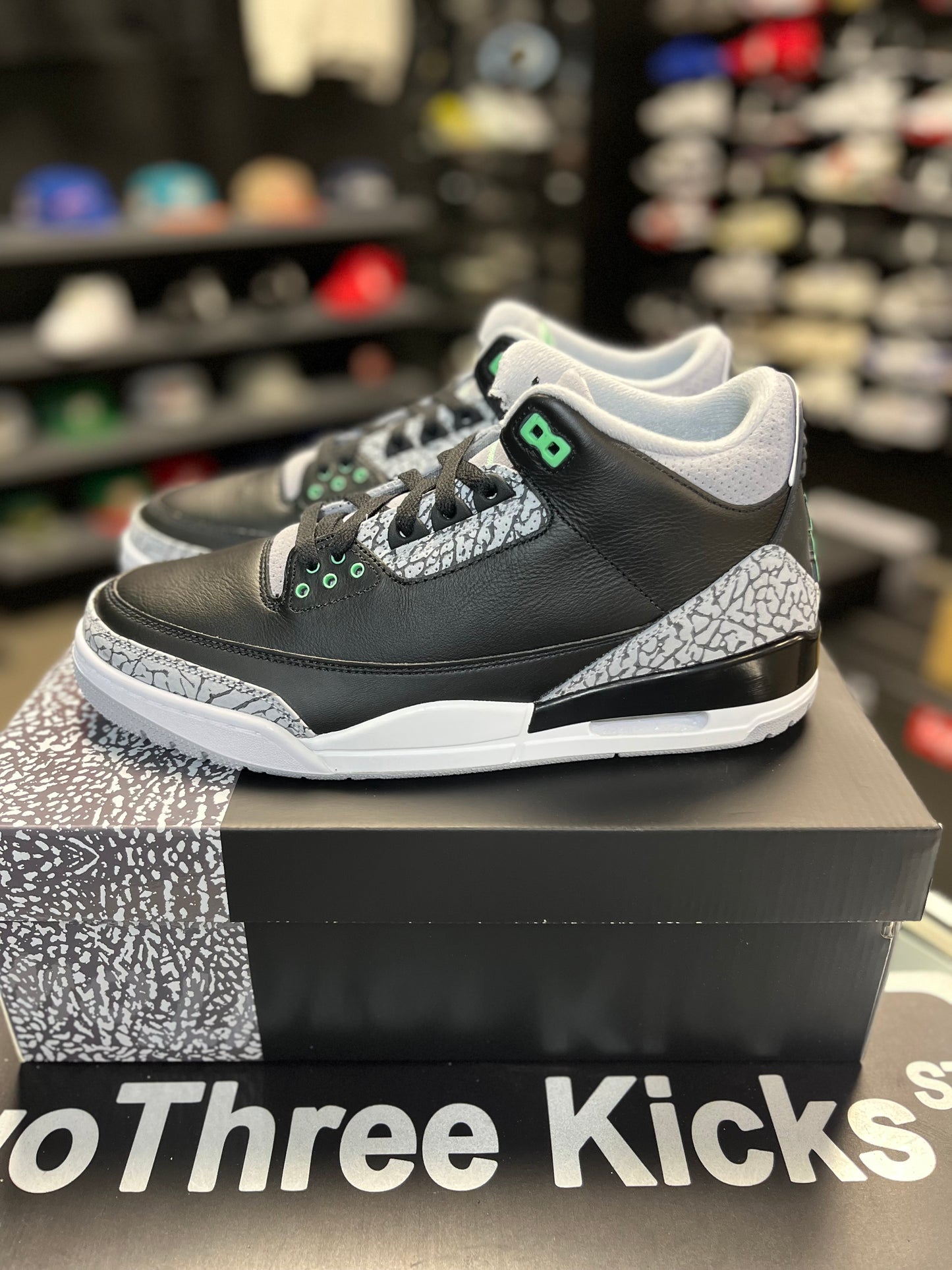 Jordan 3 “Green Glow” Size 11