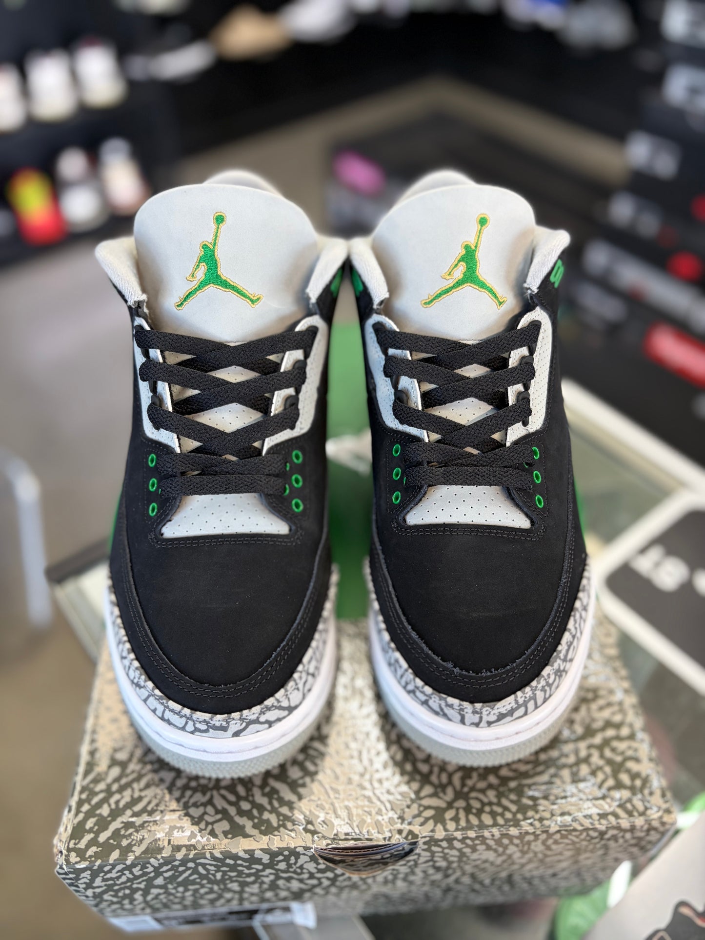 Jordan 3 “Pine Green” Size 9.5