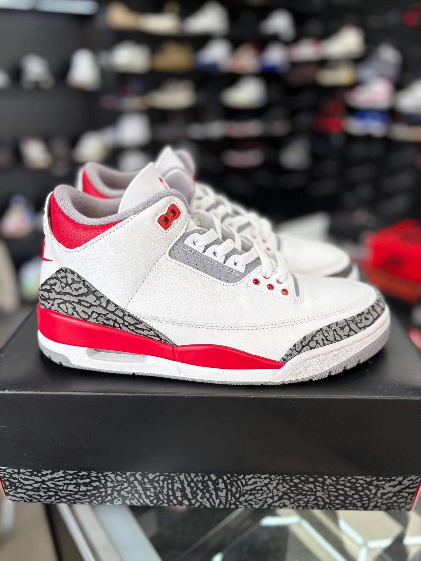 Jordan 3 “Fire Red” Size 9