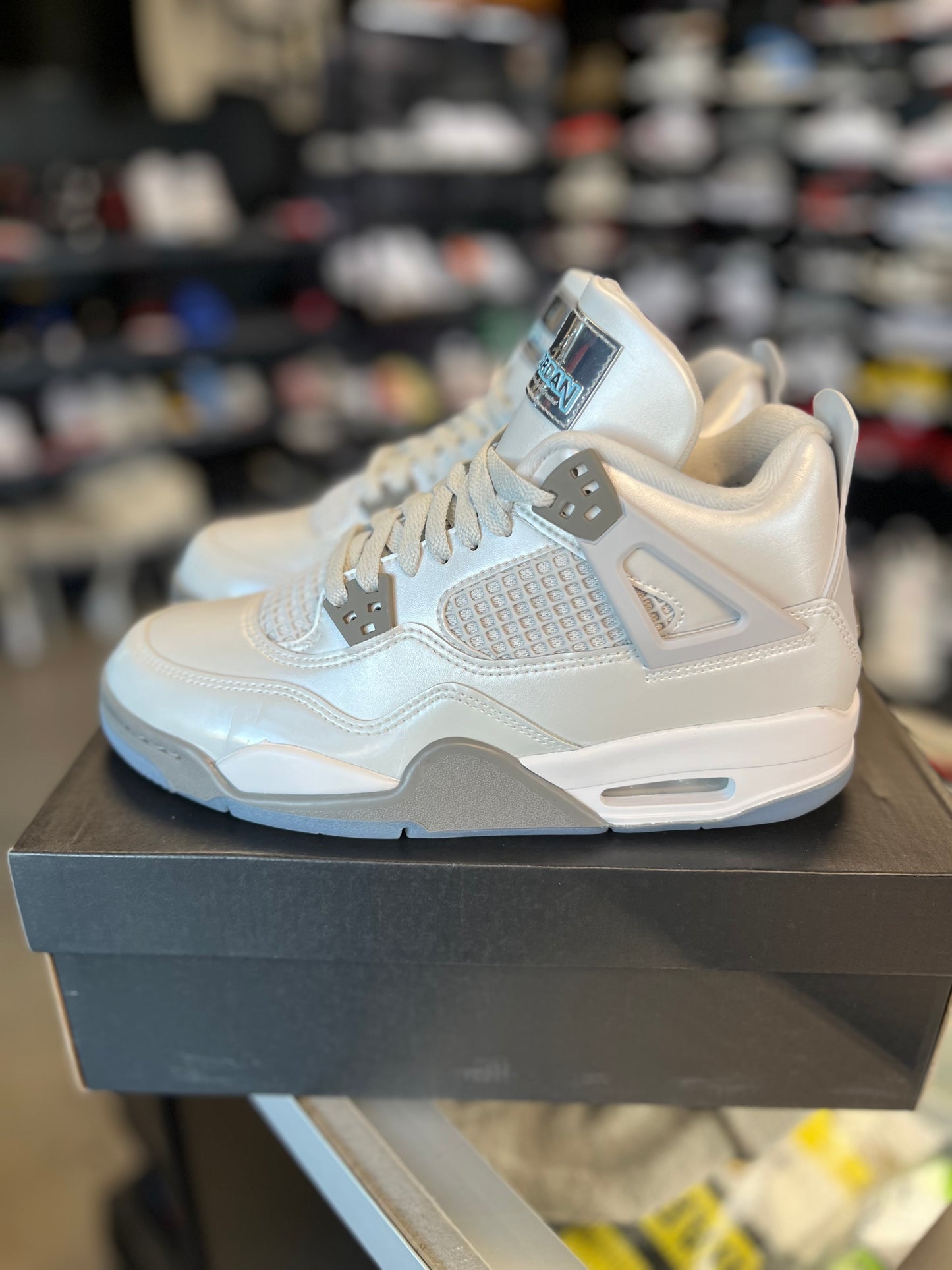 Jordan 4 “Blue Dust Chill” Size 7y/8.5w